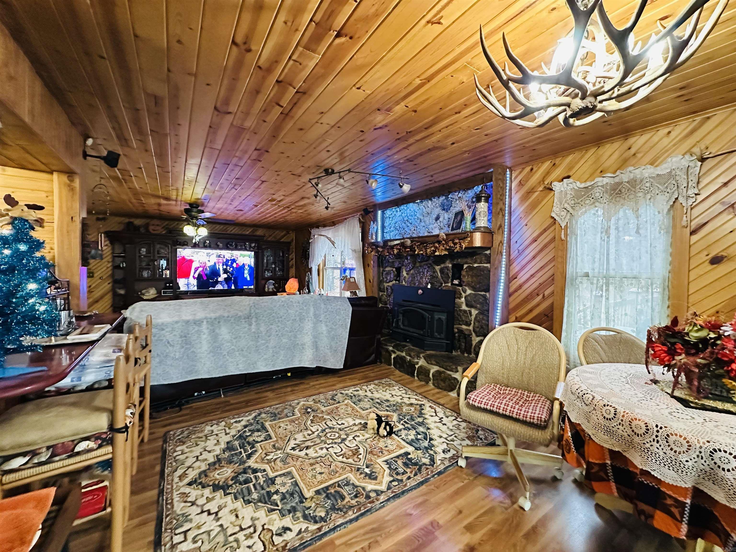 1535  MC 142  Oakland, AR