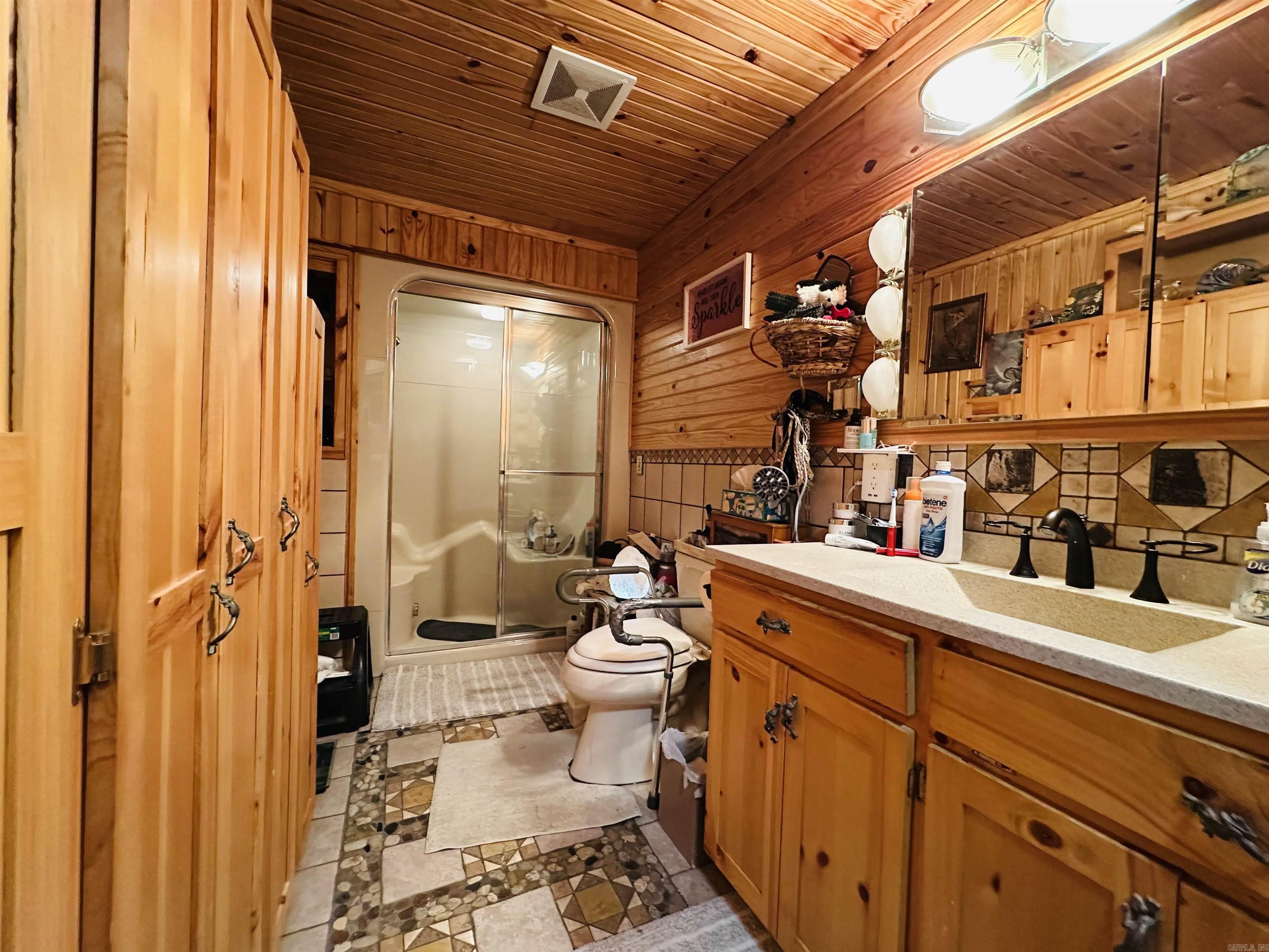 1535  MC 142  Oakland, AR