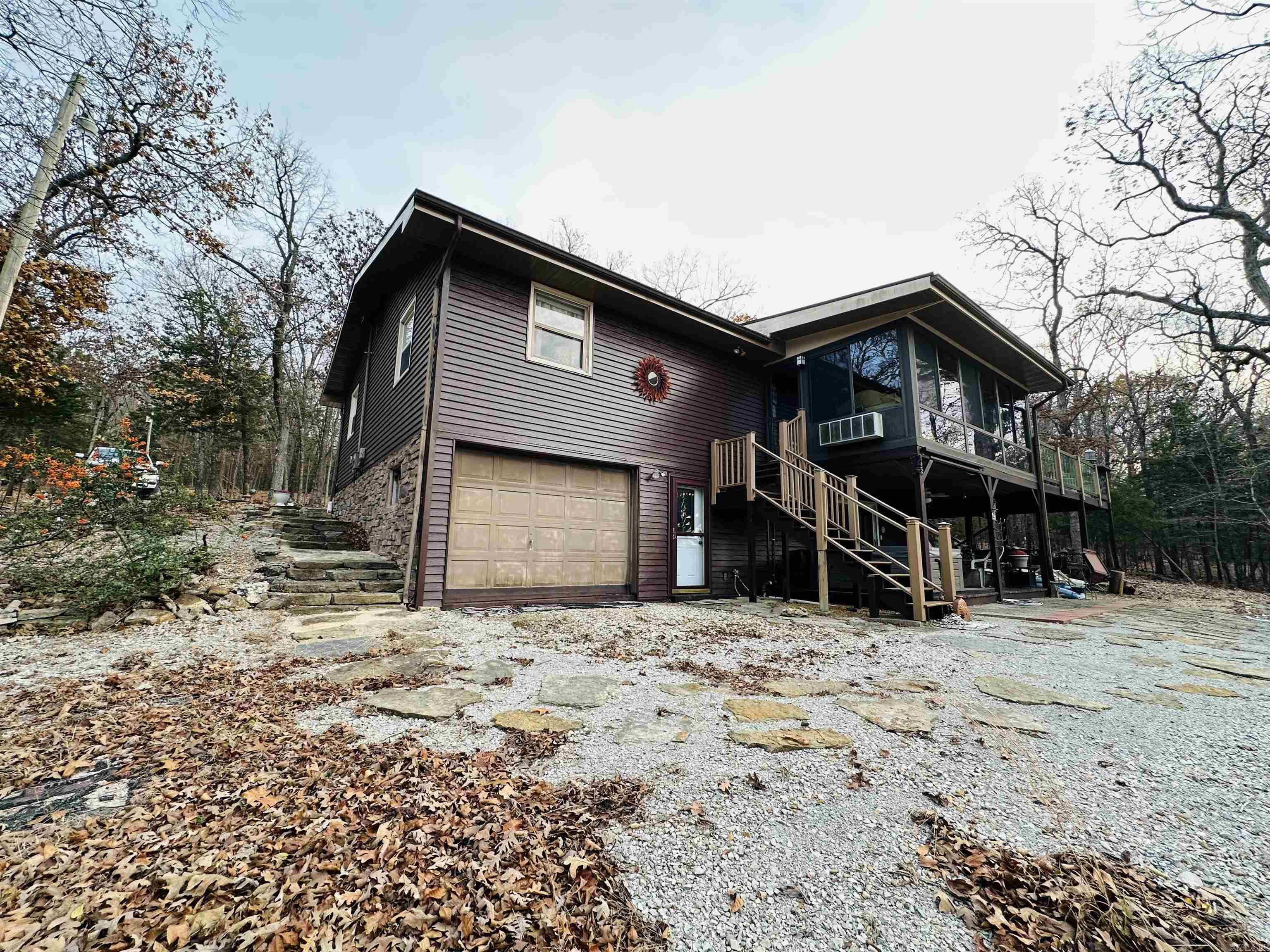 1535  MC 142  Oakland, AR