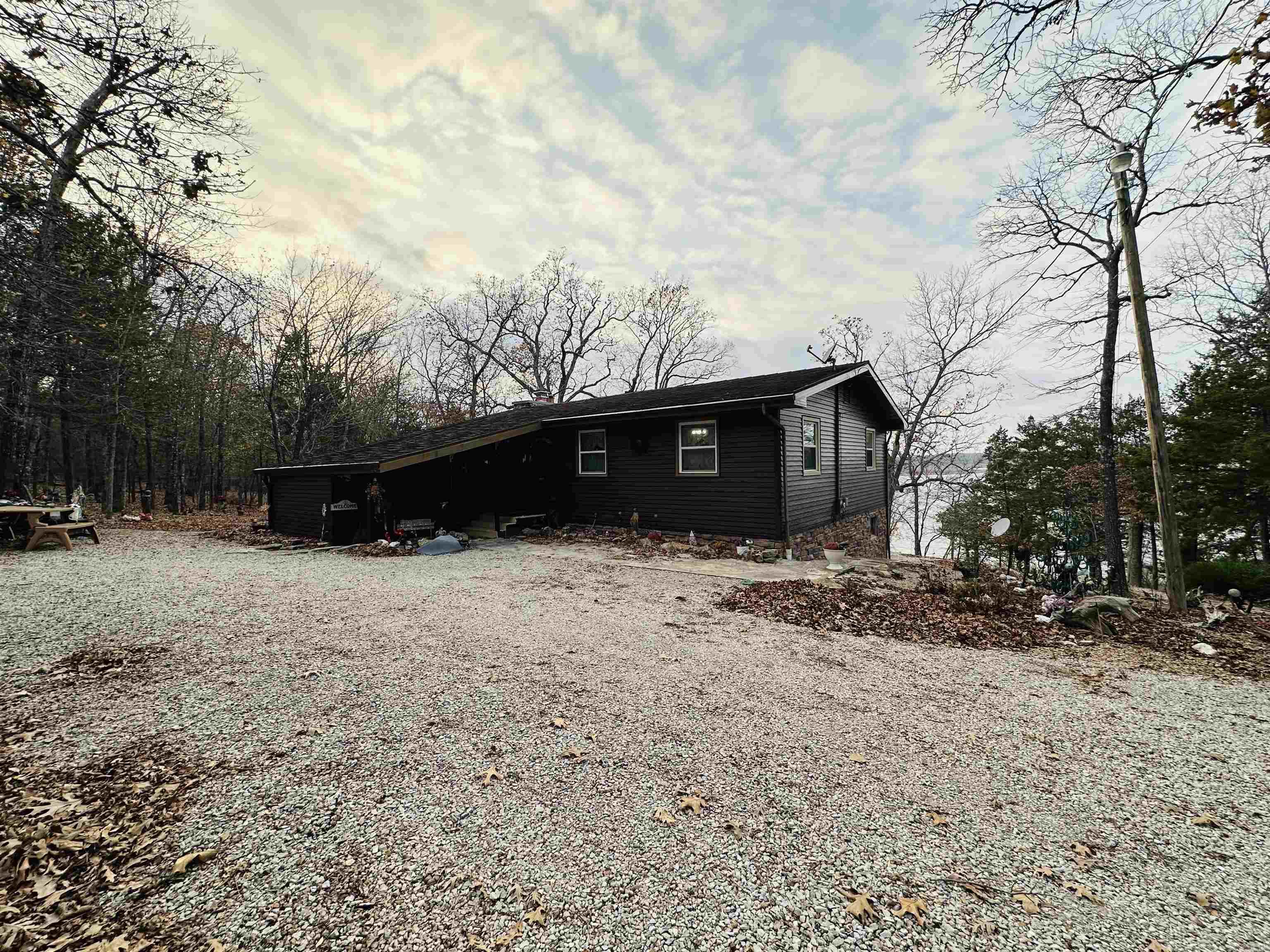 1535  MC 142  Oakland, AR