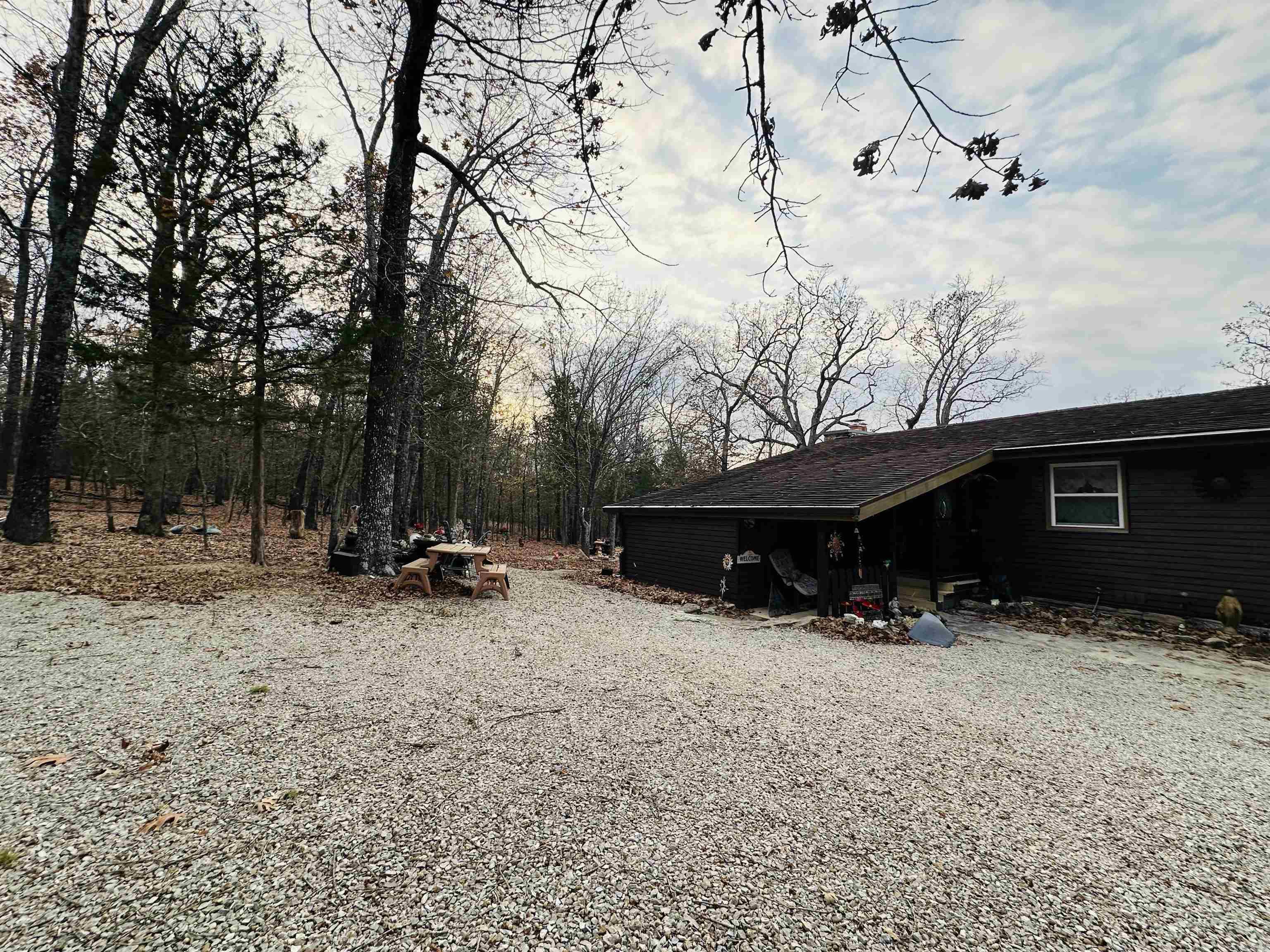 1535  MC 142  Oakland, AR