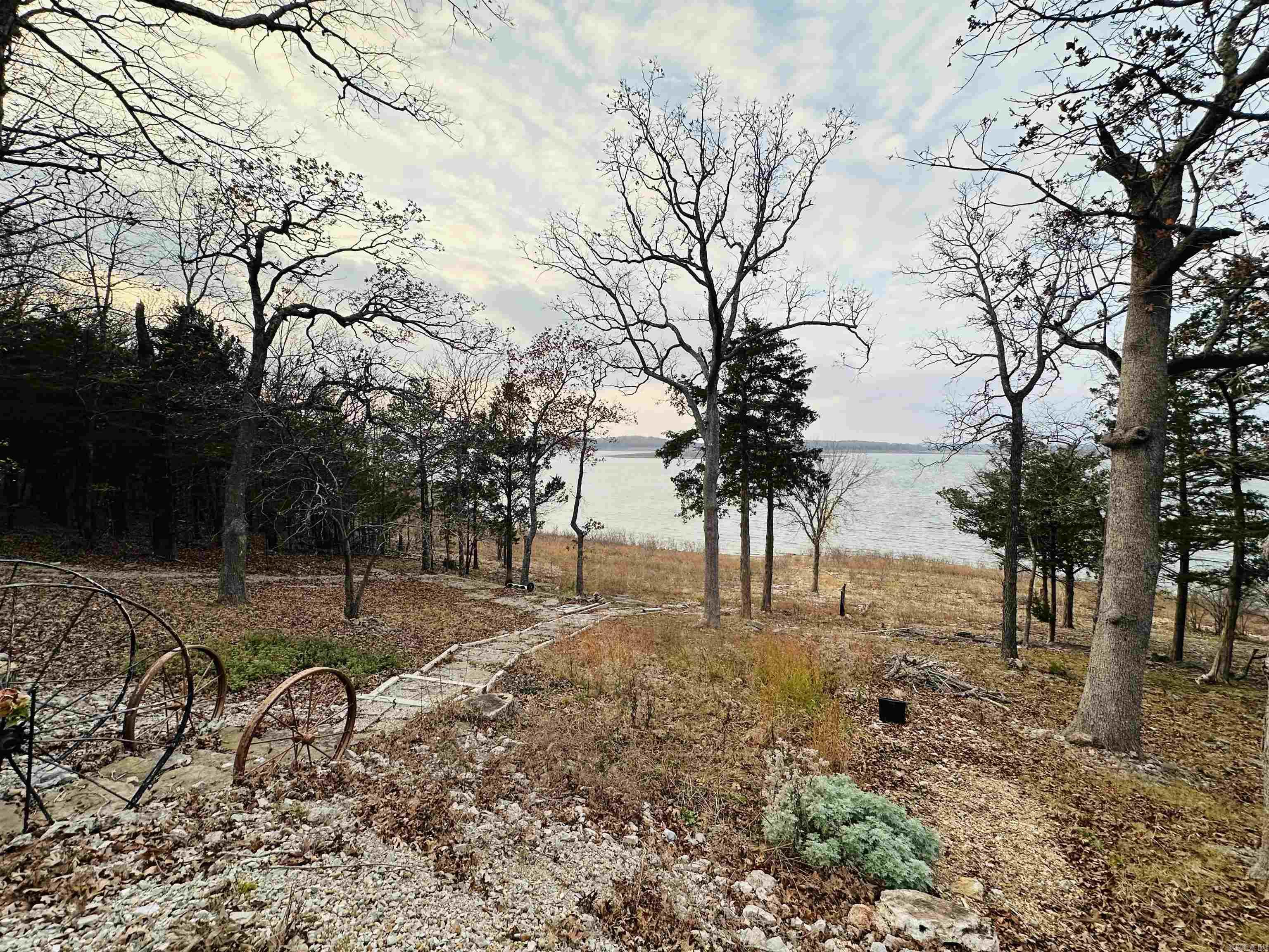 1535  MC 142  Oakland, AR