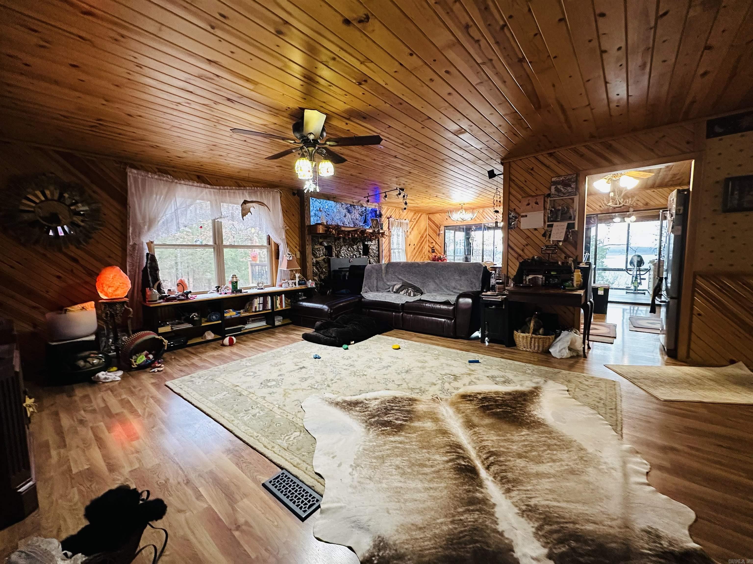 1535  MC 142  Oakland, AR