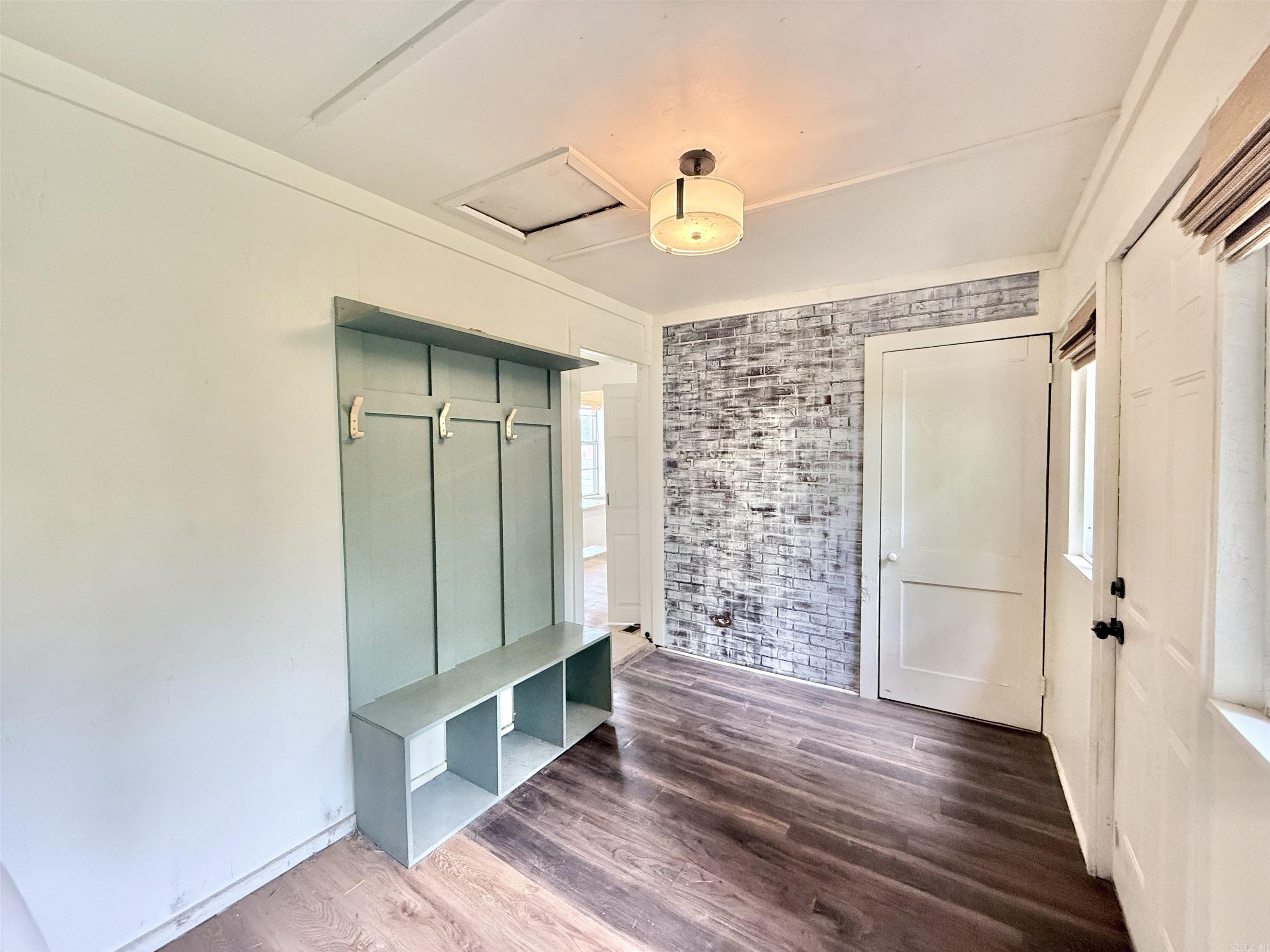 809  Morris  England, AR