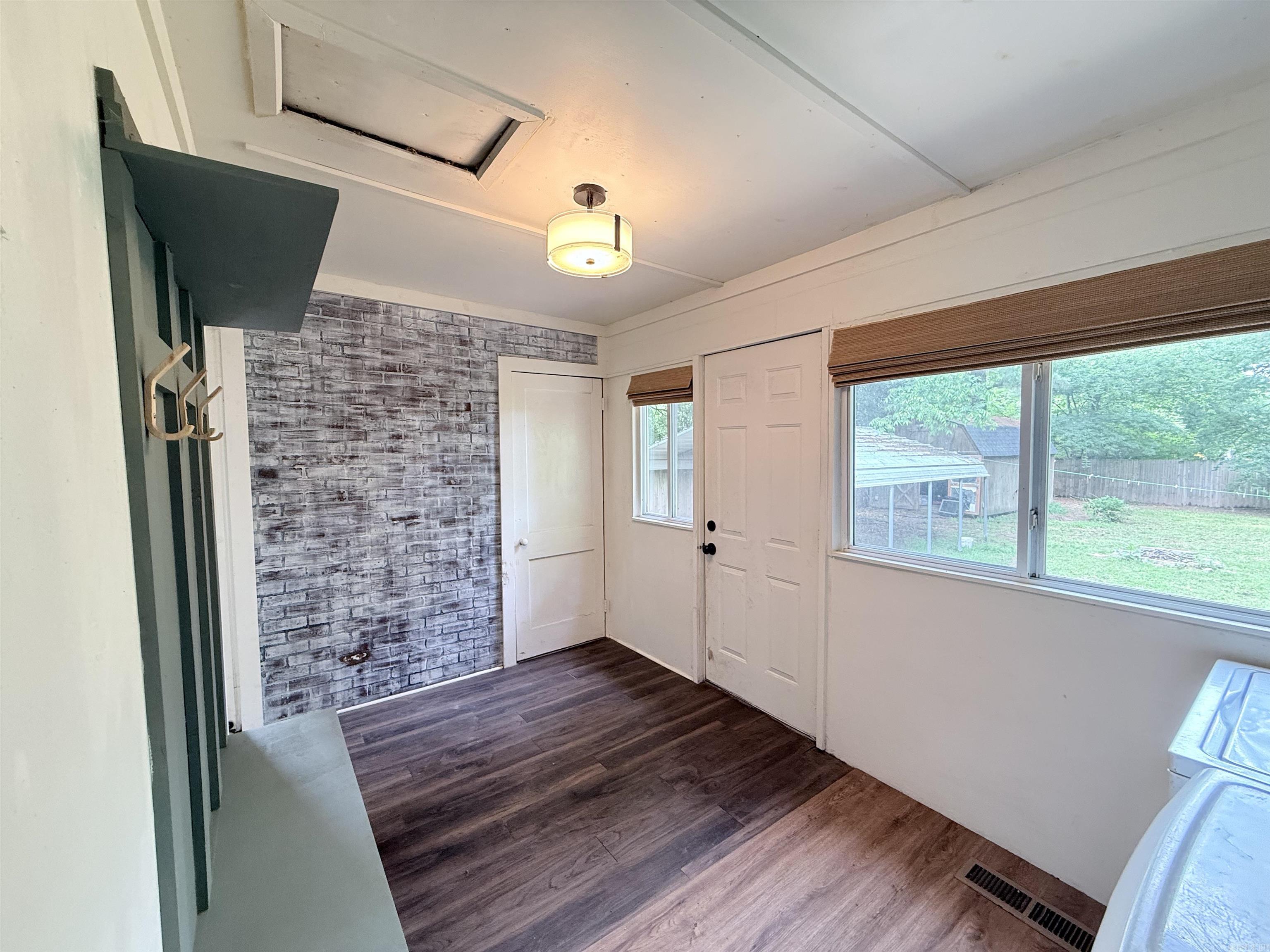 809  Morris  England, AR