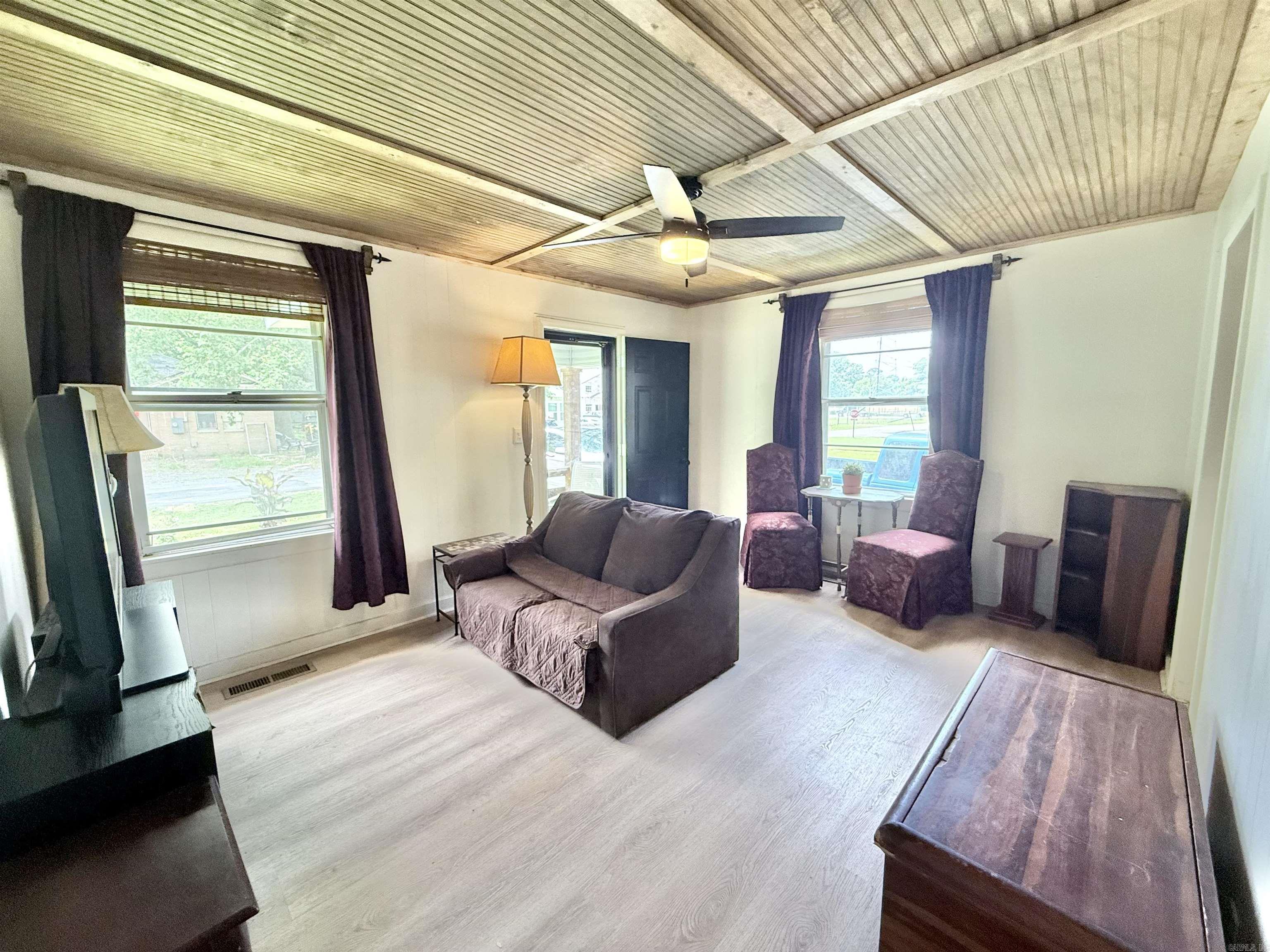 809  Morris  England, AR