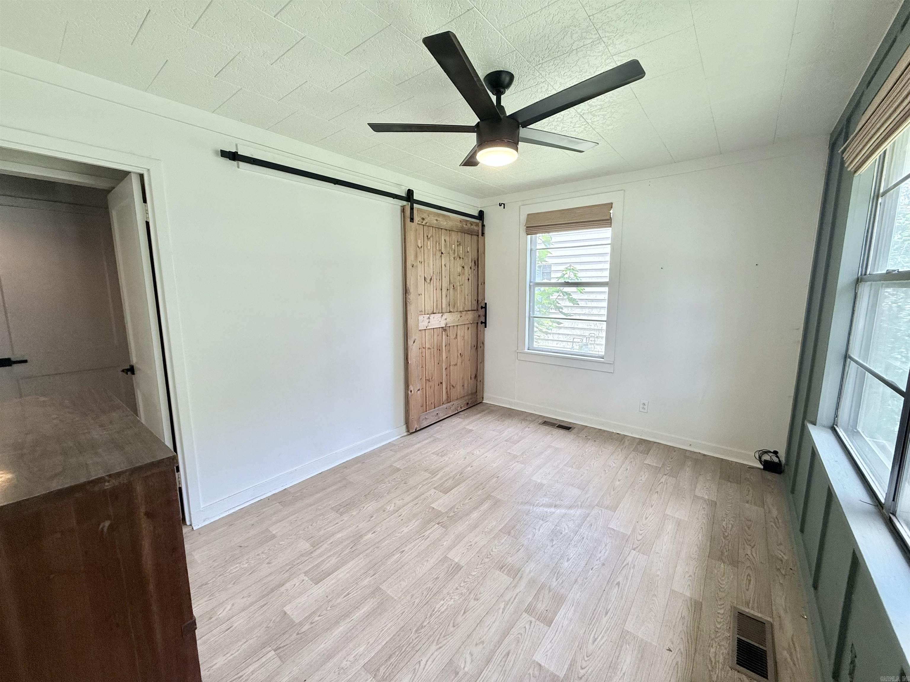 809  Morris  England, AR