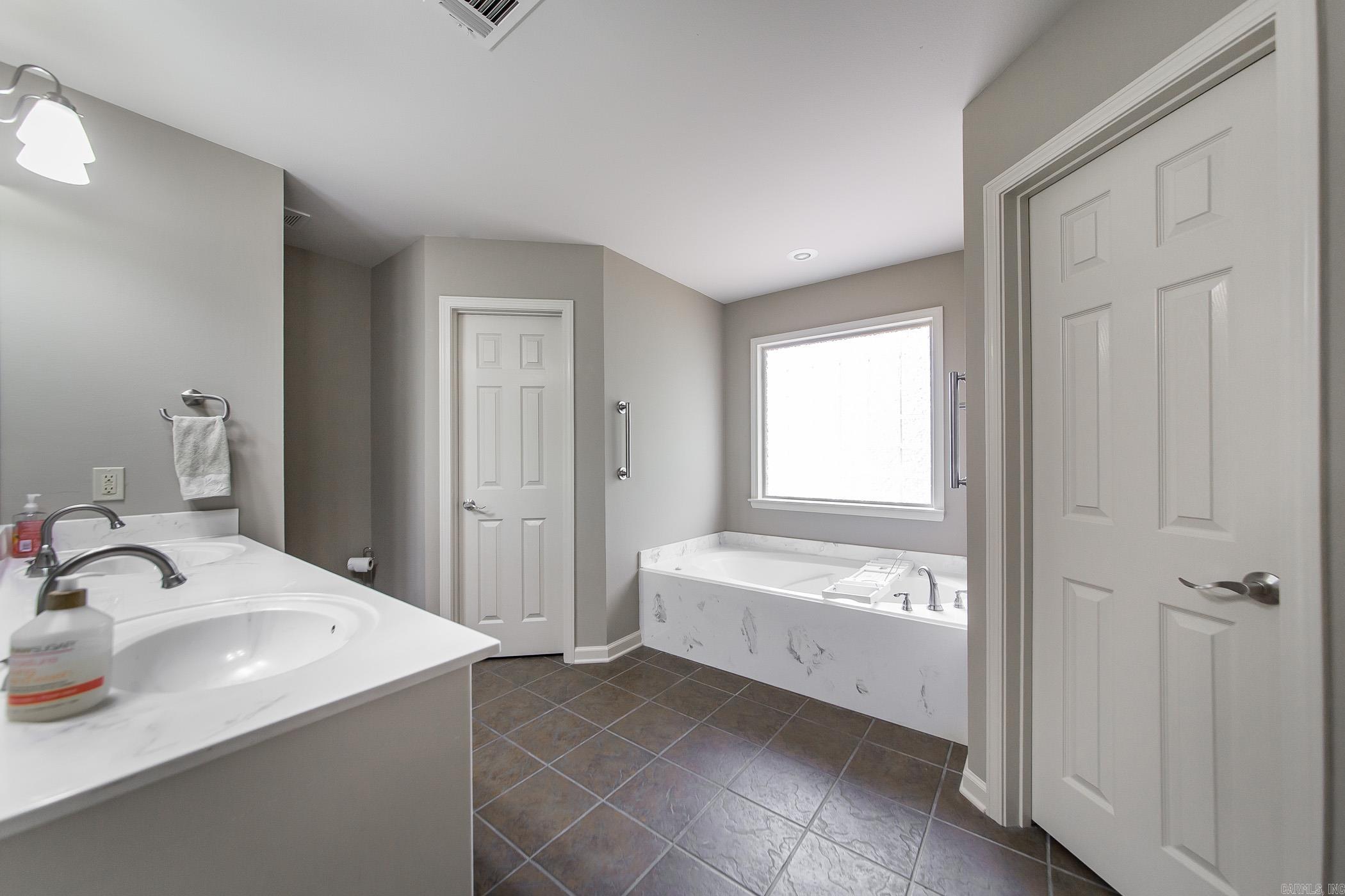 25  Sunnyvale Ln  Lonoke, AR
