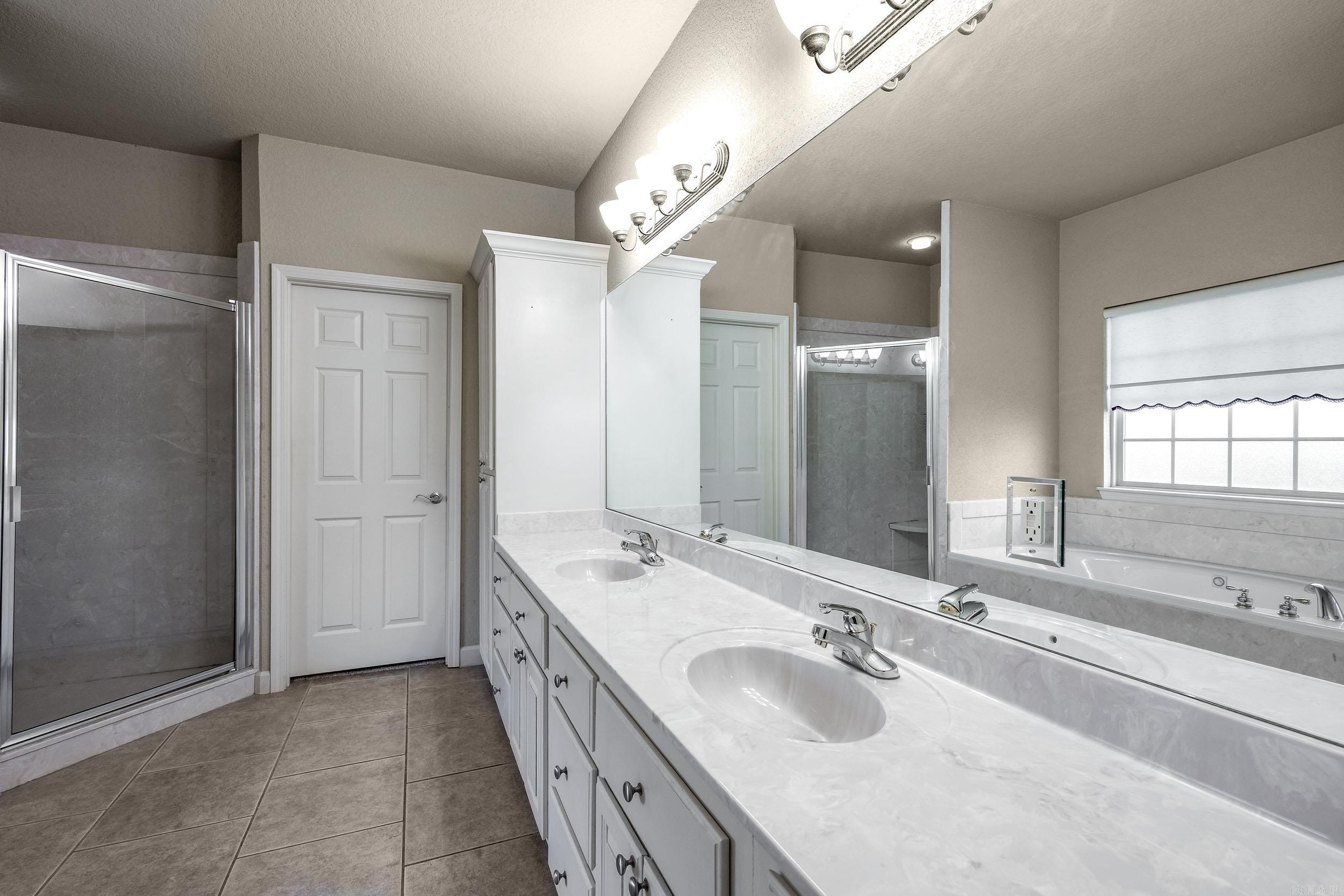 7512  Union Square  Benton, AR