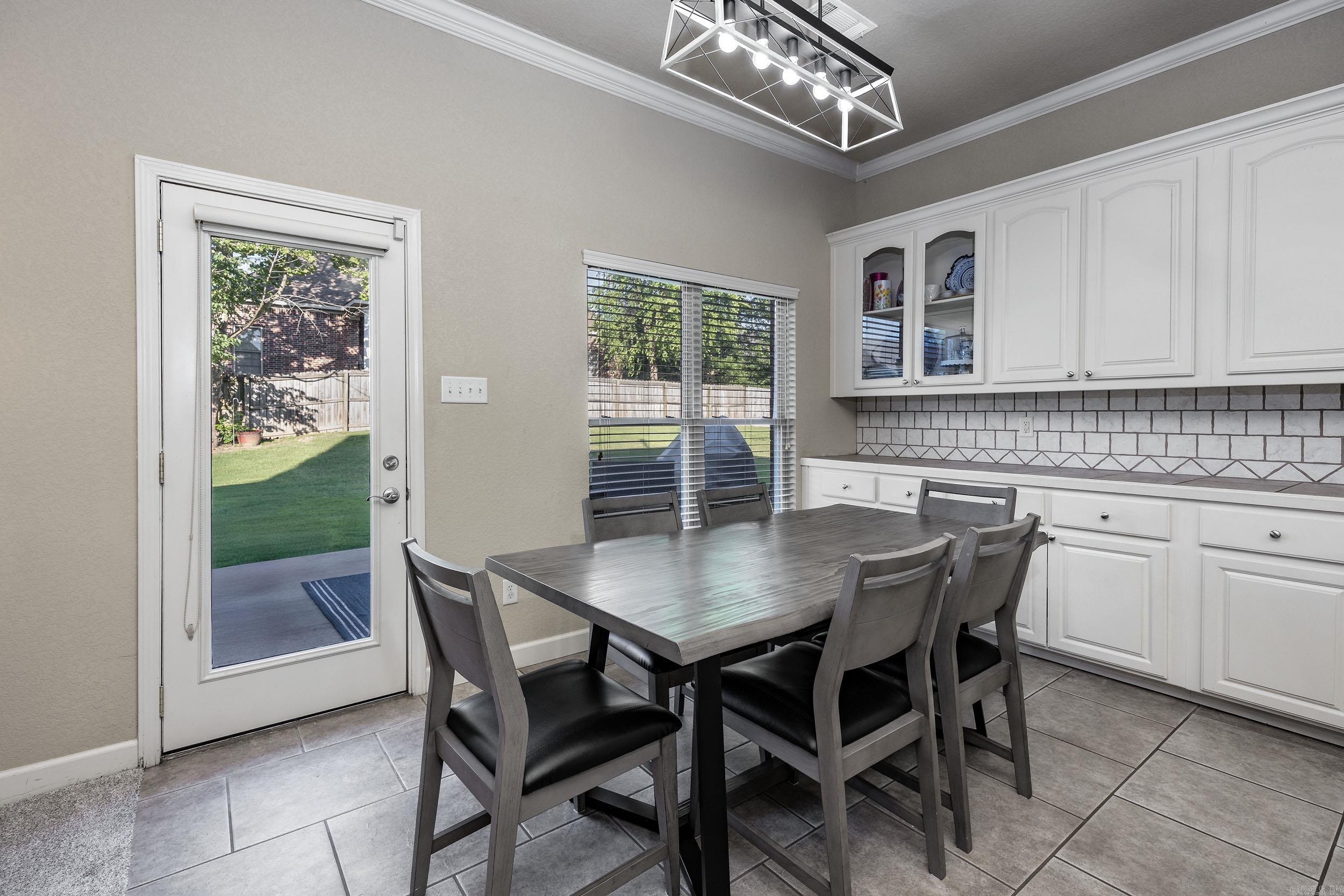 7512  Union Square  Benton, AR