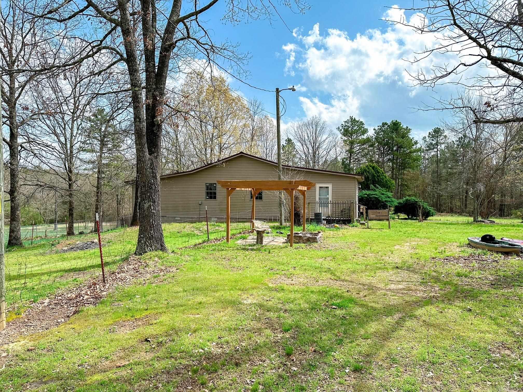 215  Avey Lane  Clinton, AR