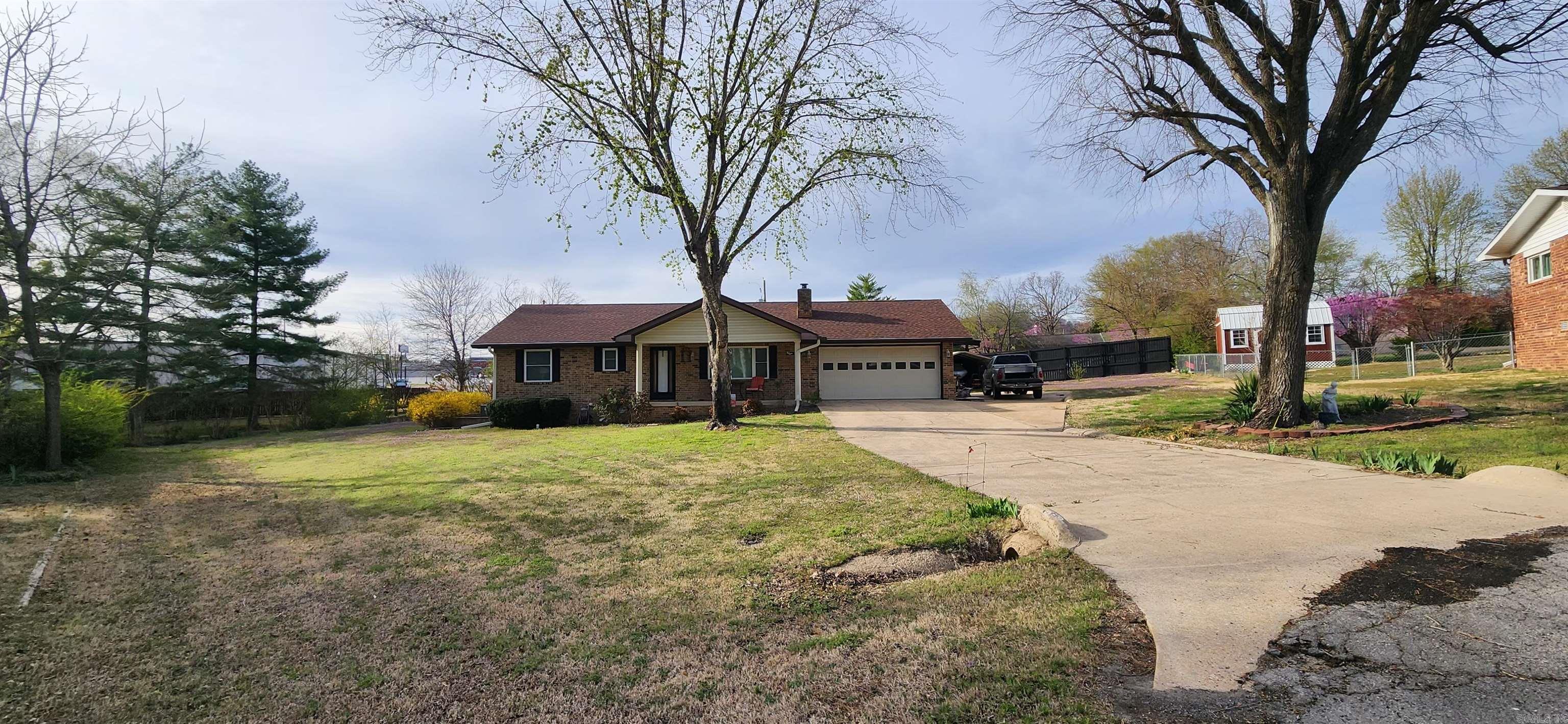812  Douglas Circle  Mountain Home, AR