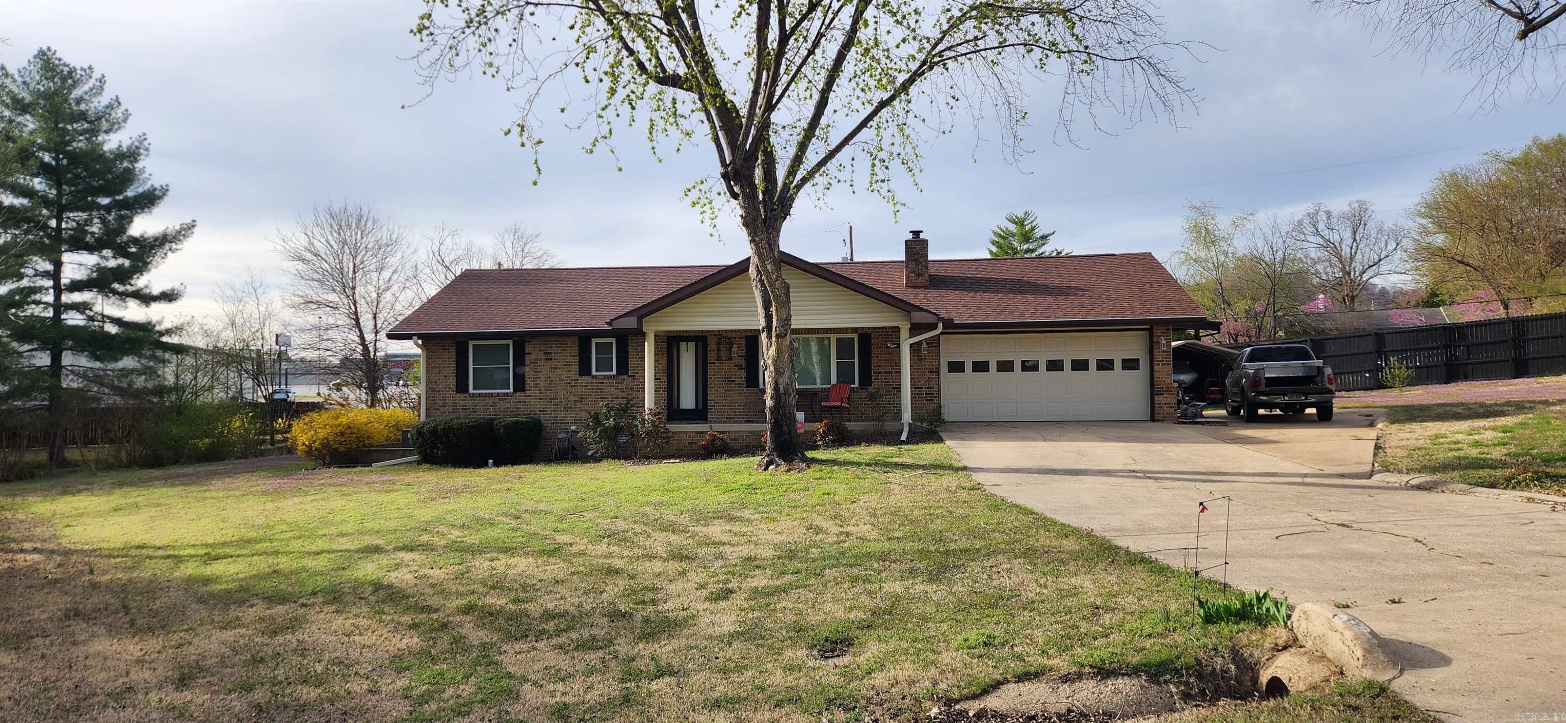 812  Douglas Circle  Mountain Home, AR
