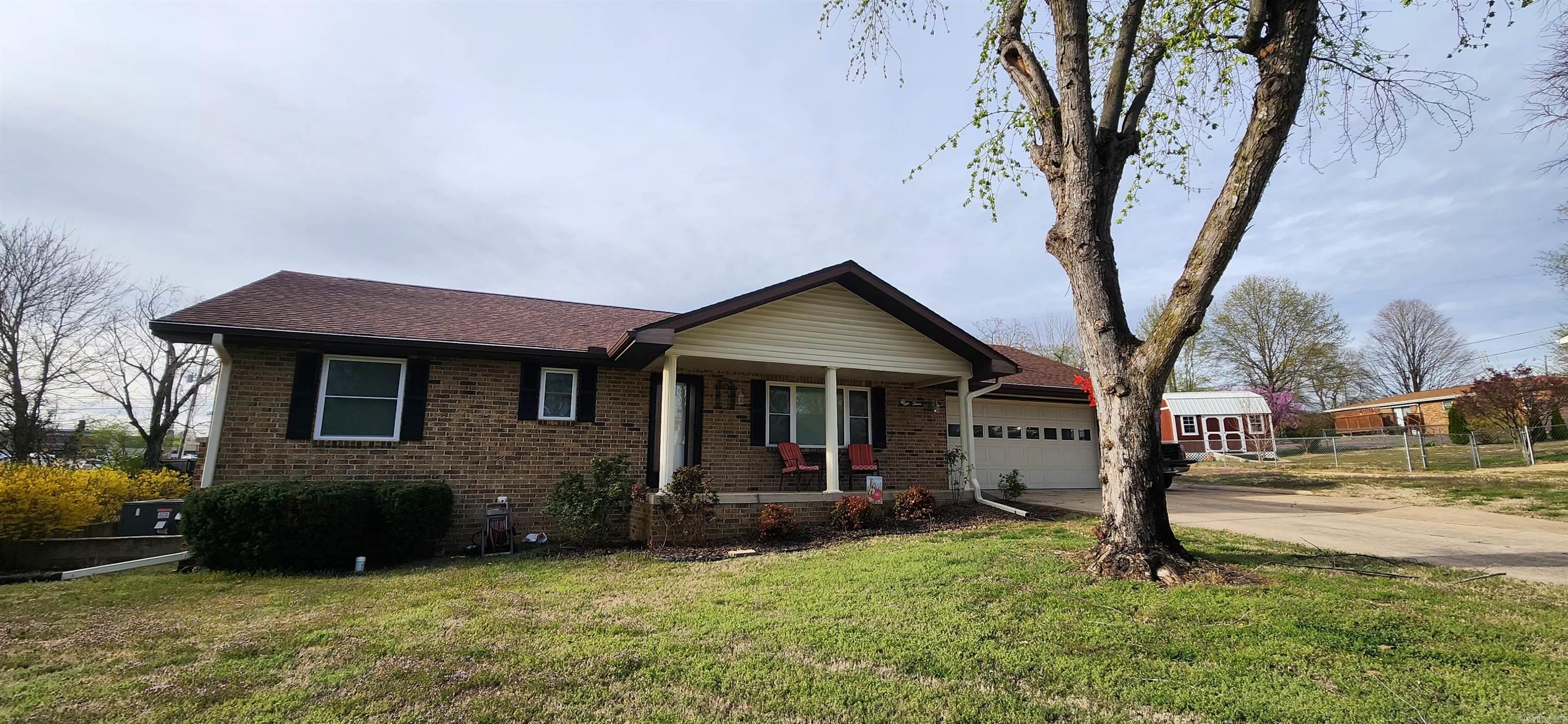 812  Douglas Circle  Mountain Home, AR