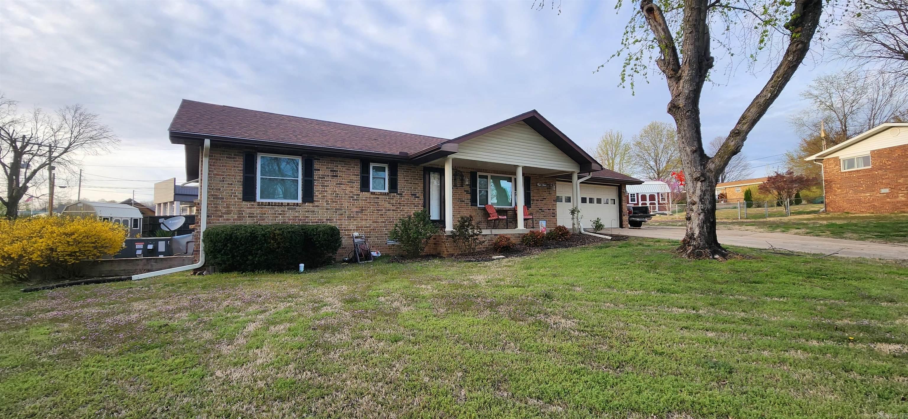 812  Douglas Circle  Mountain Home, AR