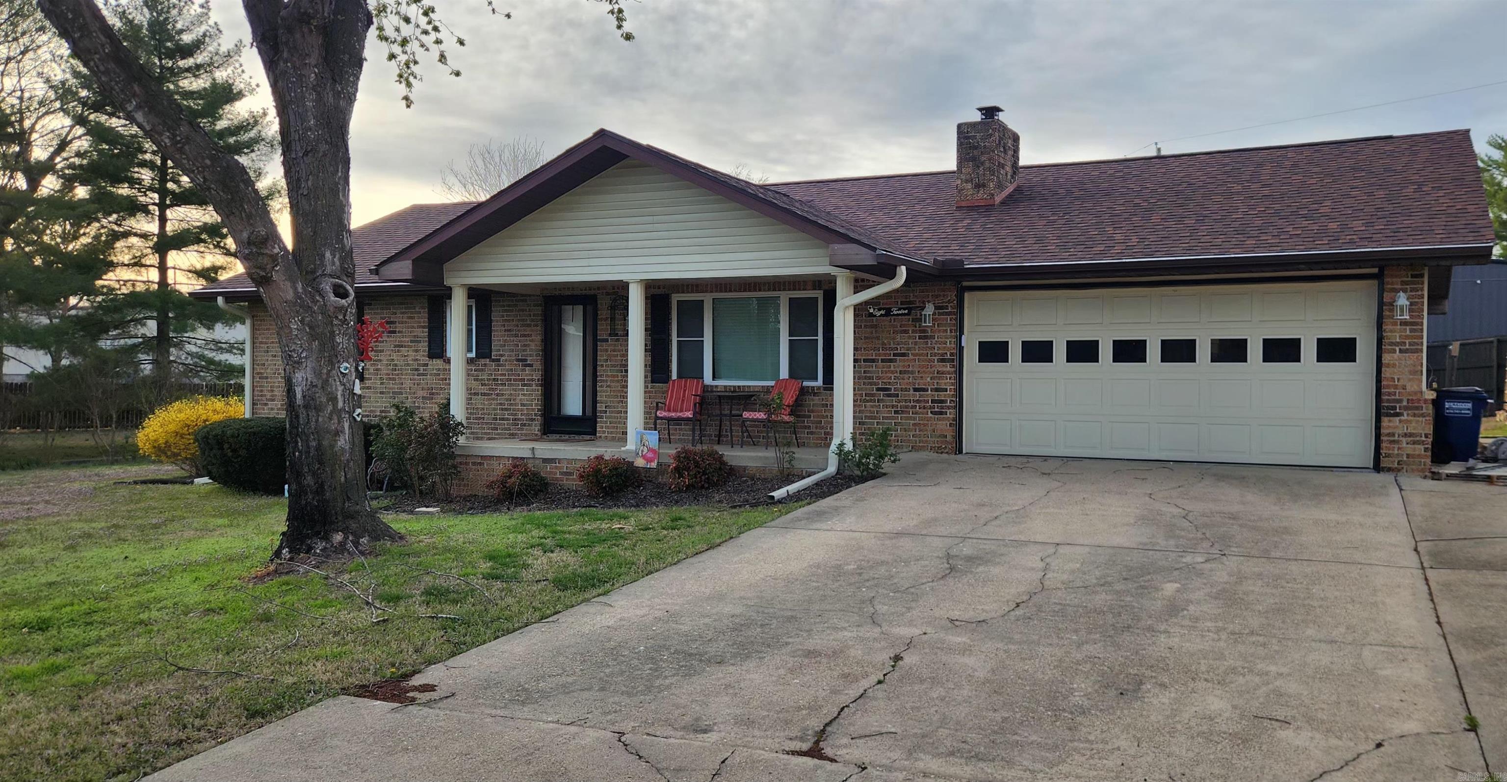 812  Douglas Circle  Mountain Home, AR