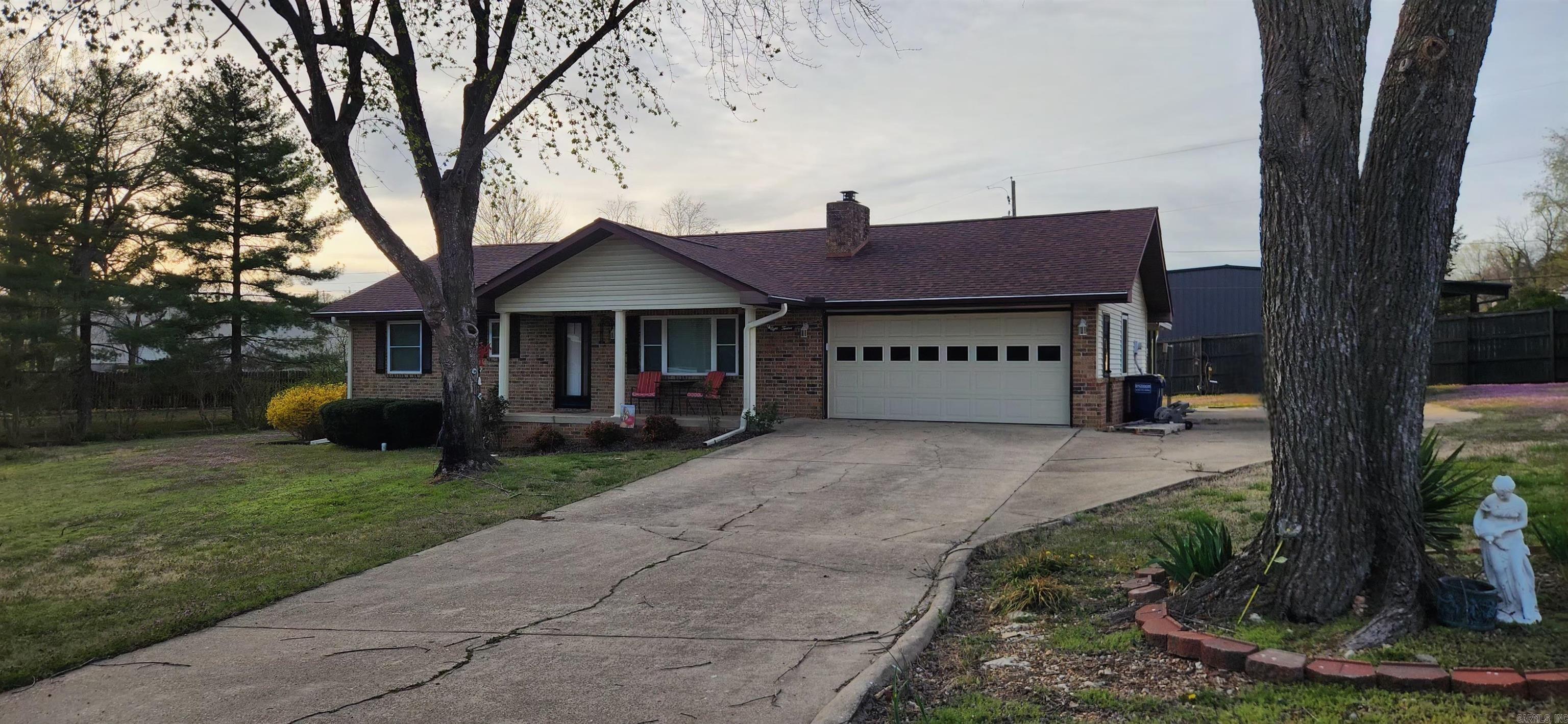 812  Douglas Circle  Mountain Home, AR