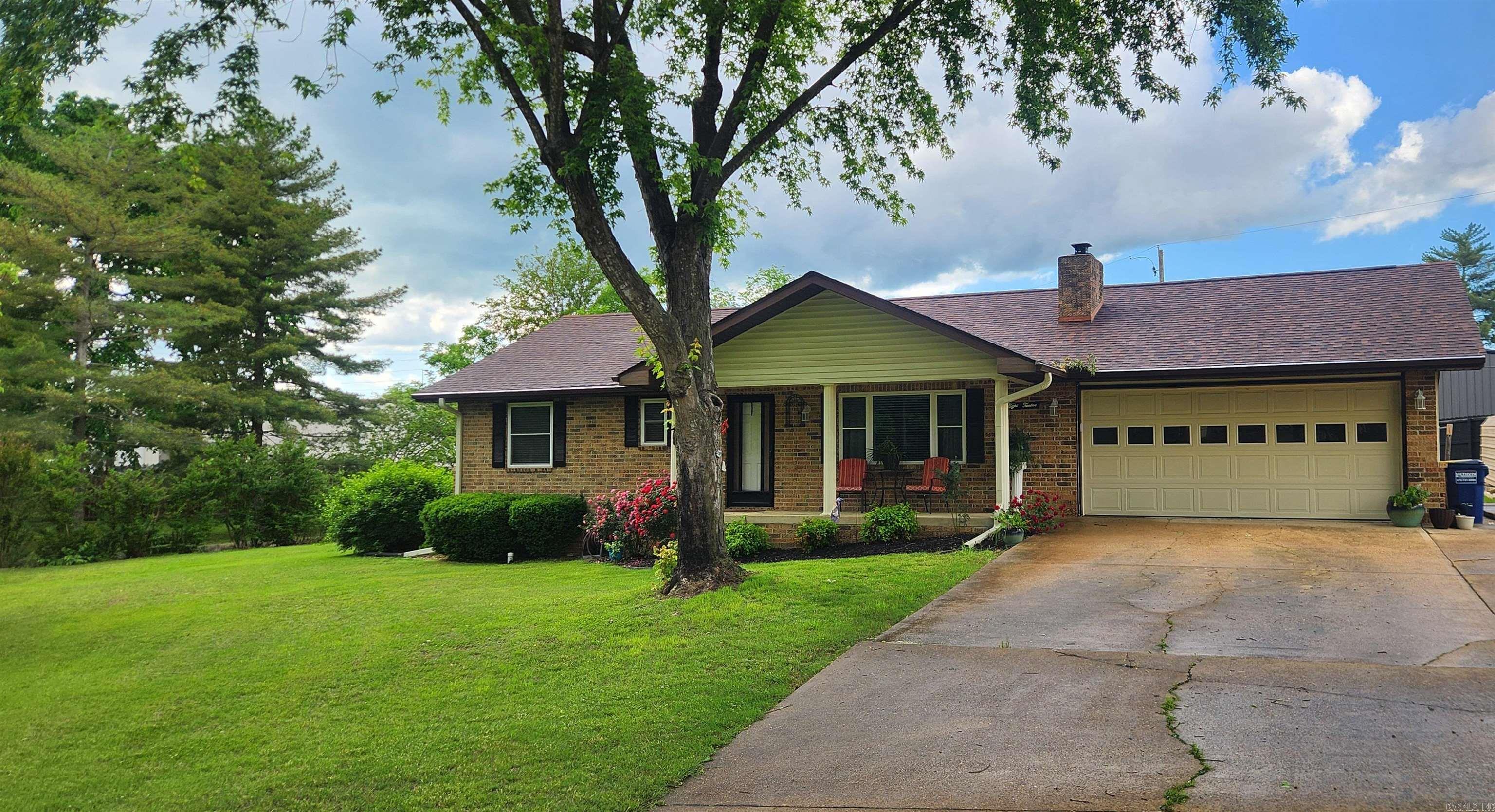 812  Douglas Circle  Mountain Home, AR