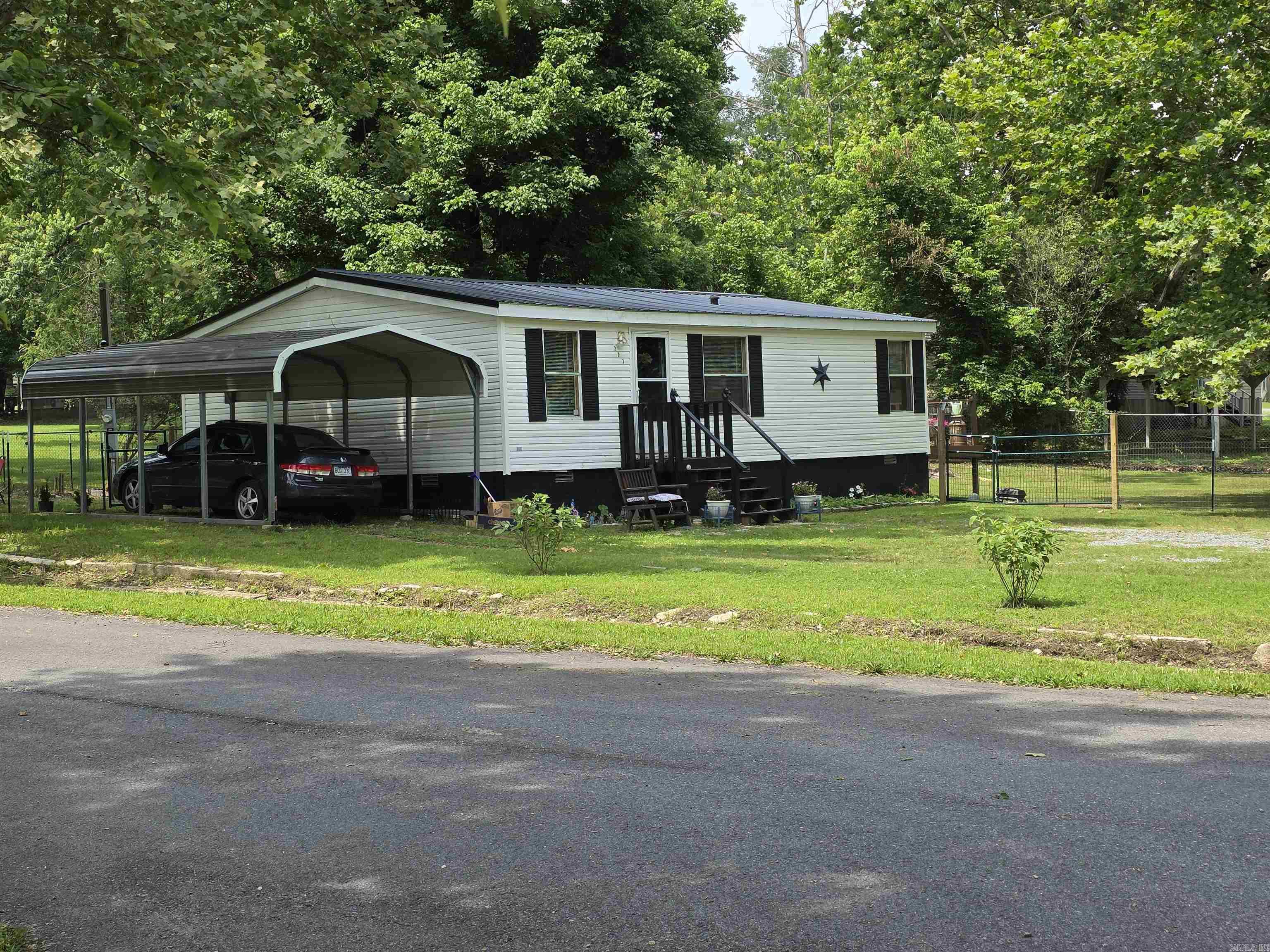 203  Playmore  Lonsdale, AR