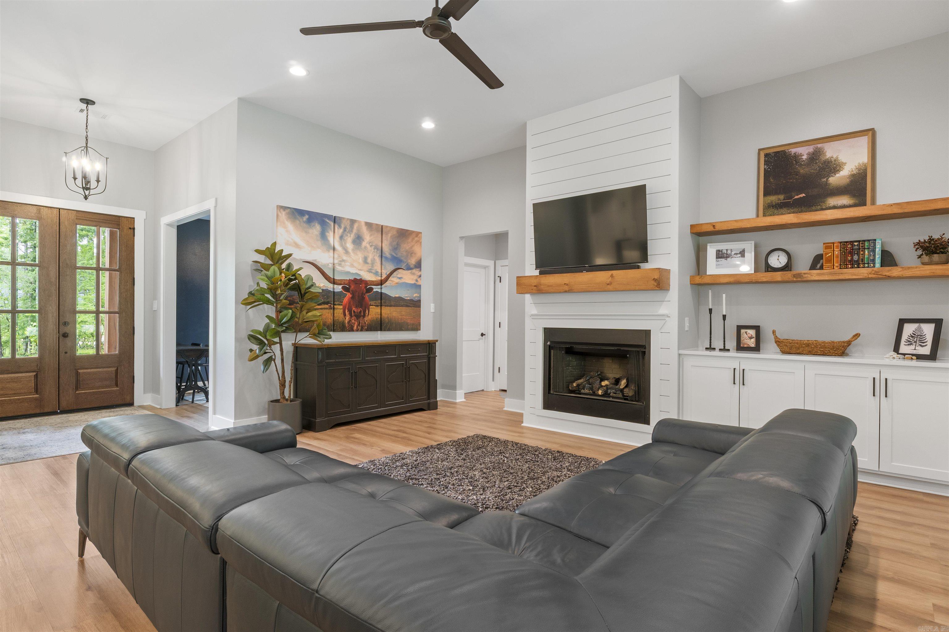 7056  Hannah  Benton, AR