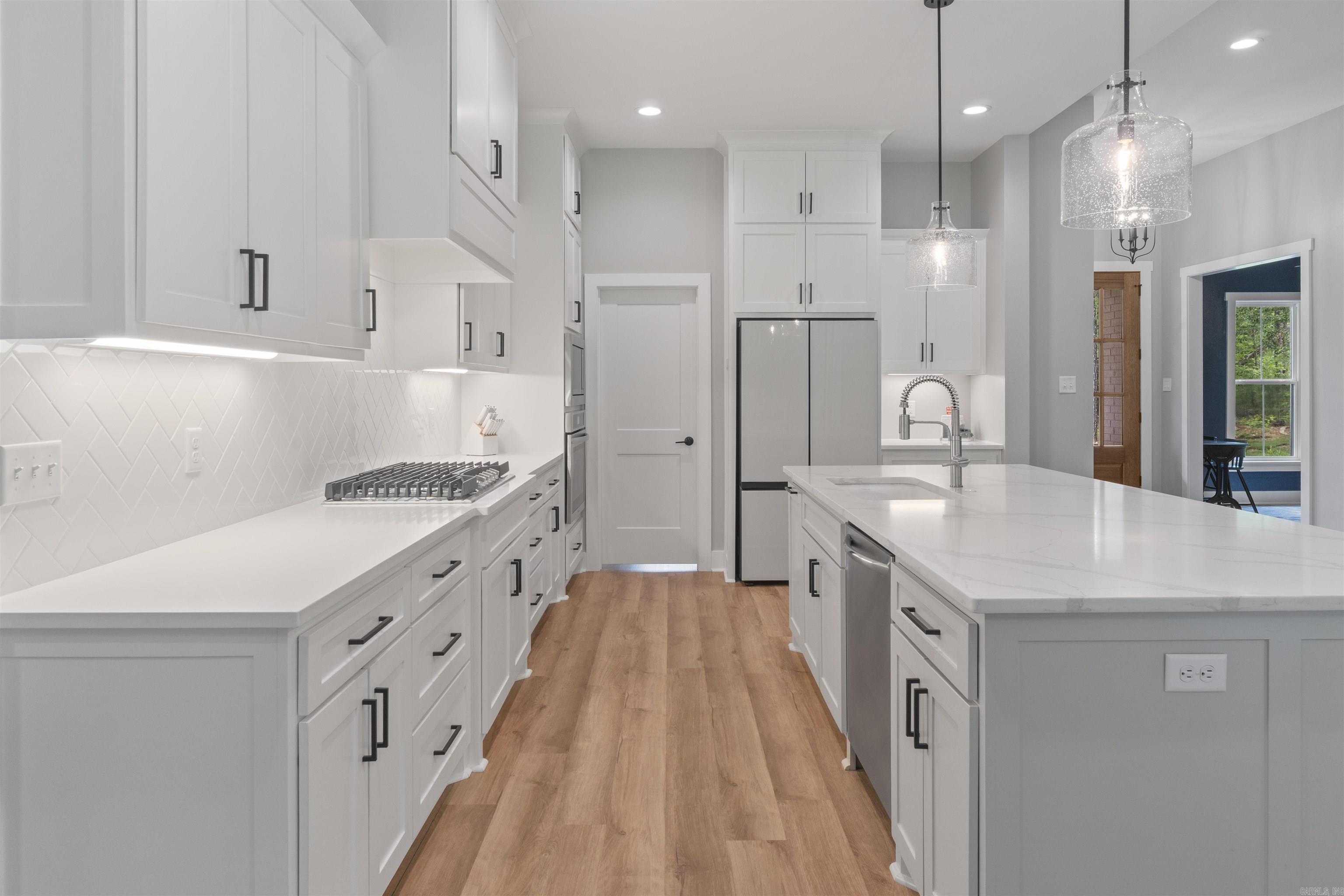 7056  Hannah  Benton, AR