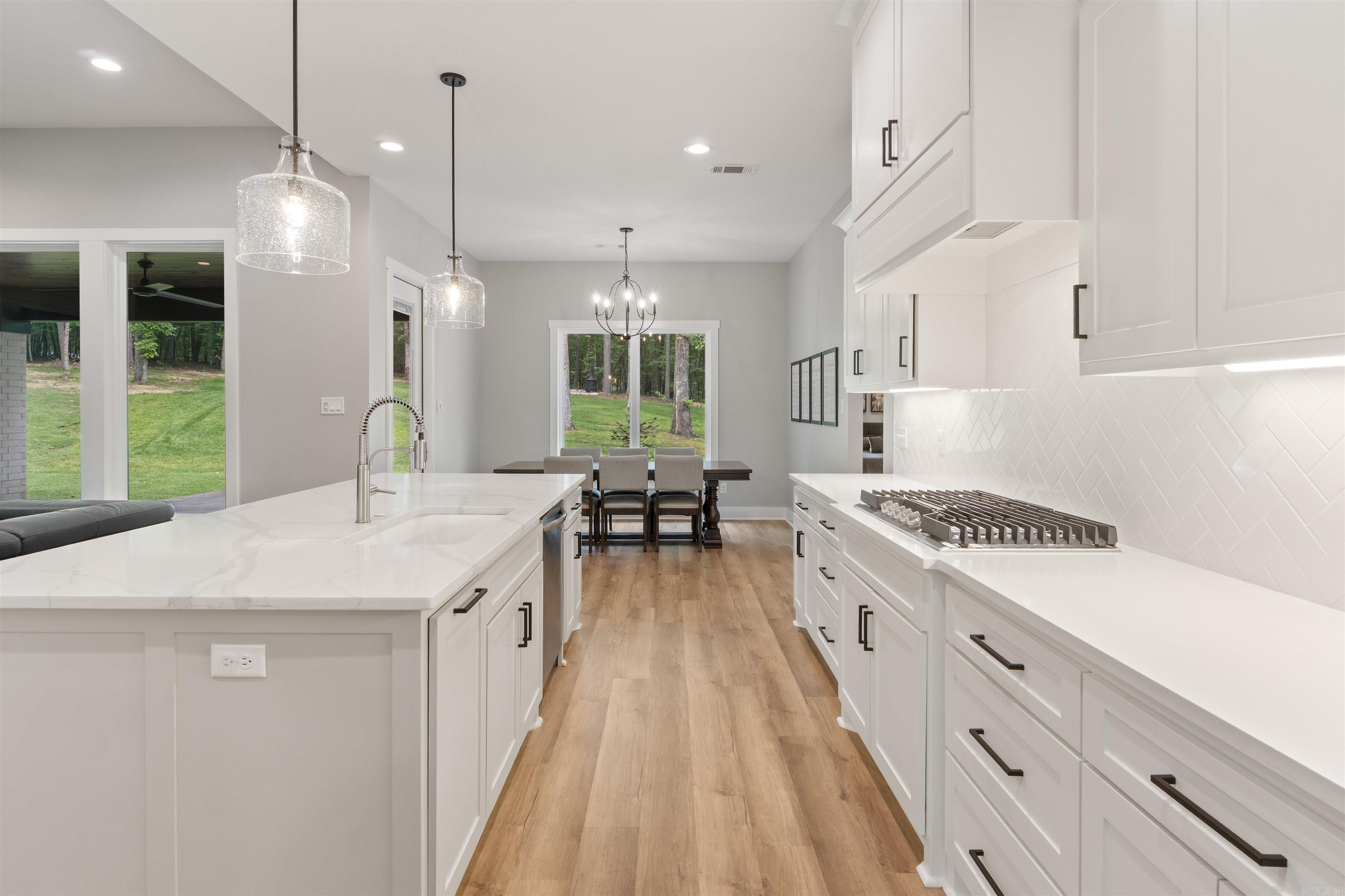 7056  Hannah  Benton, AR