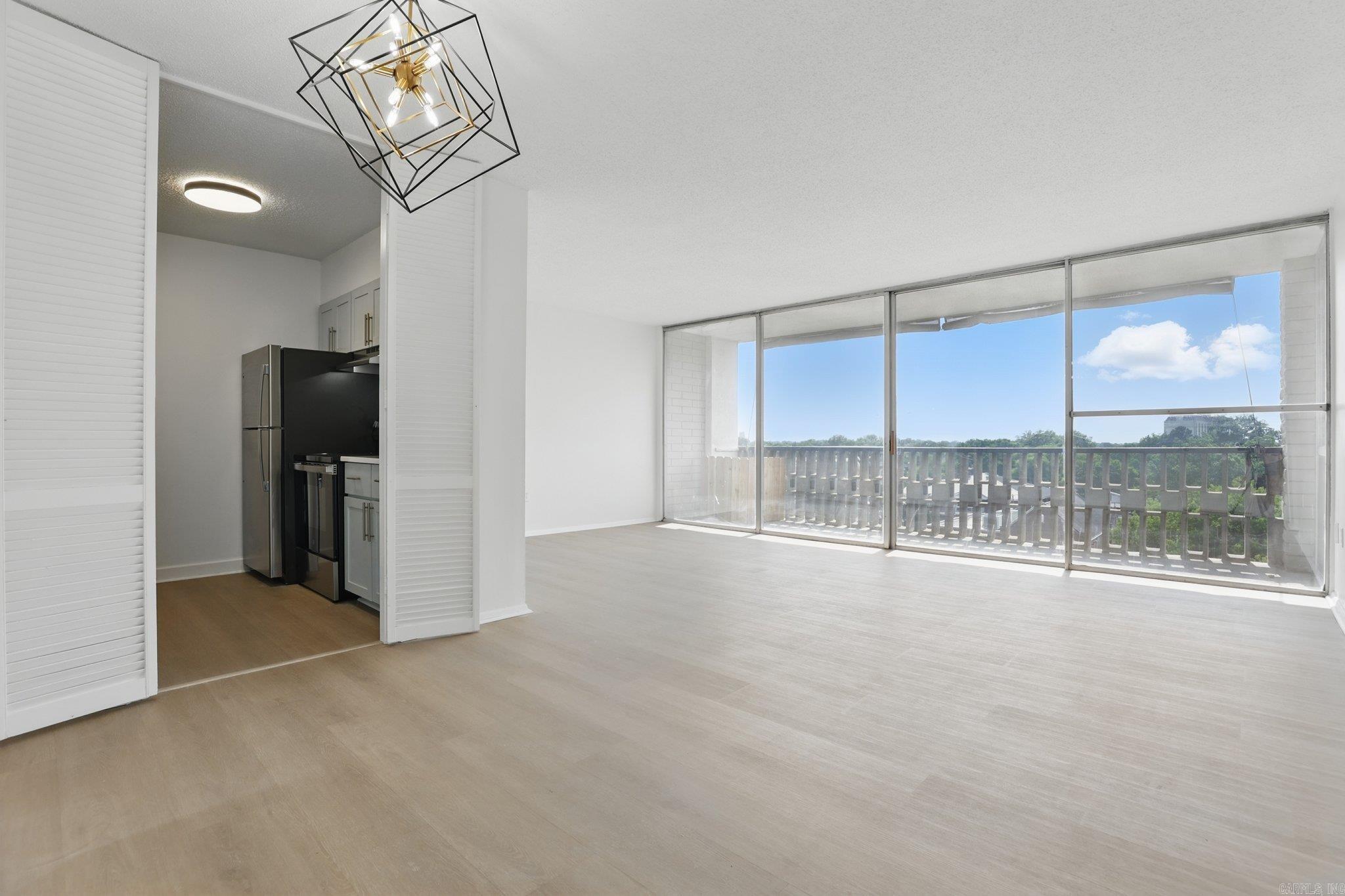 700 E 9th Unit 8J  Little Rock, AR