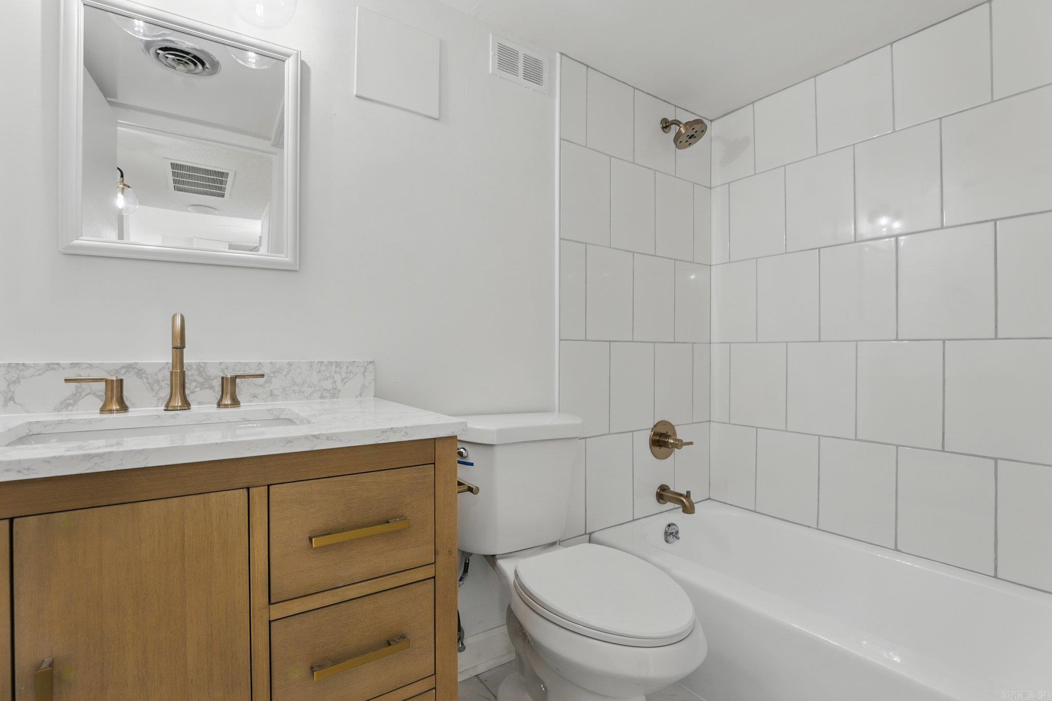 700 E 9th Unit 8J  Little Rock, AR