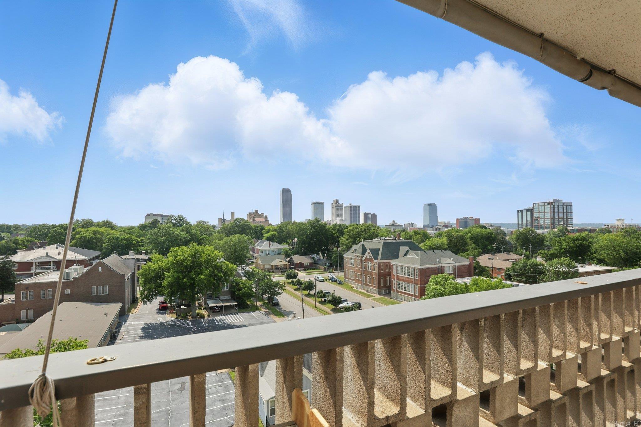 700 E 9th Unit 8J  Little Rock, AR