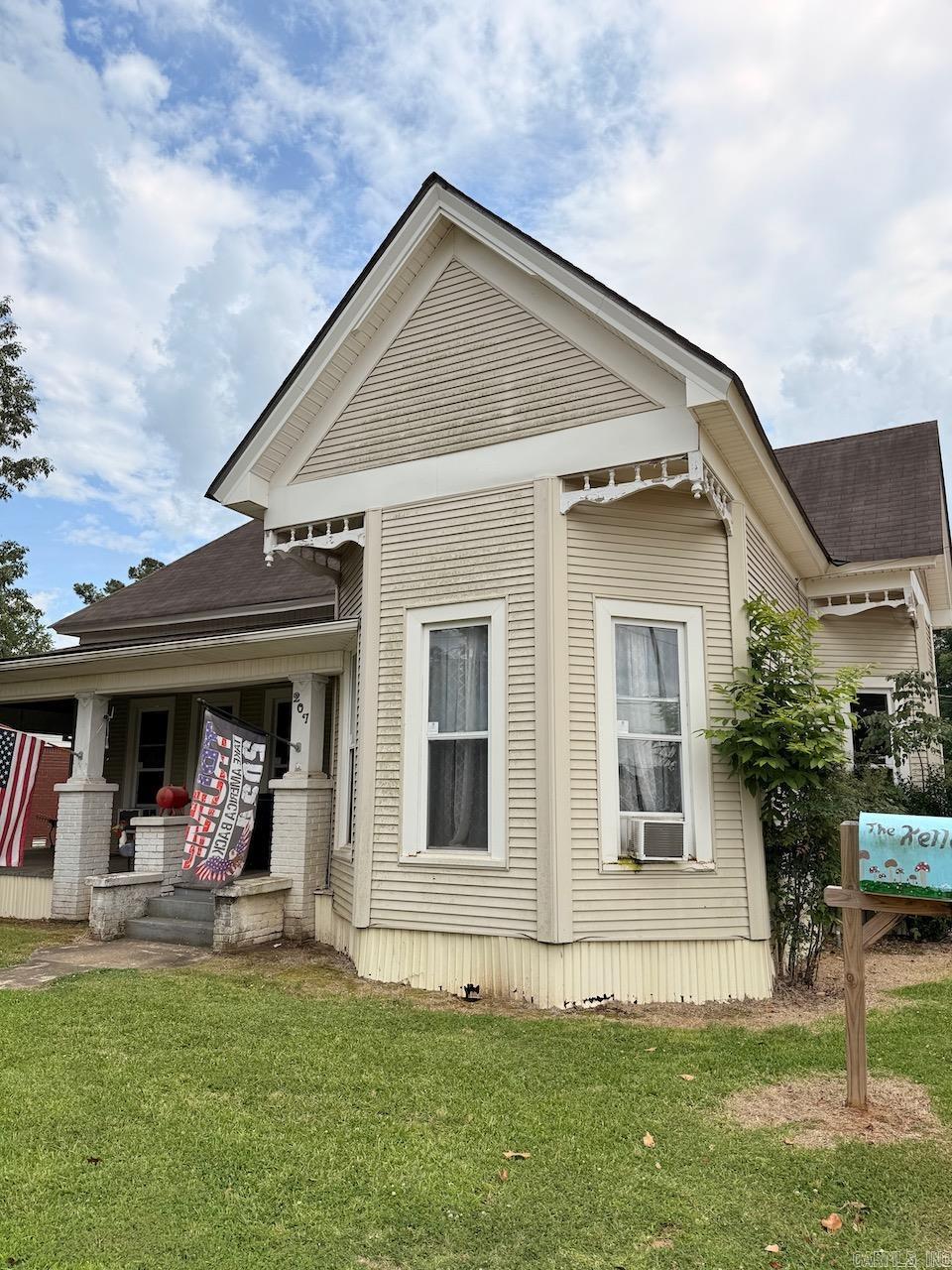 207 W Central  Warren, AR