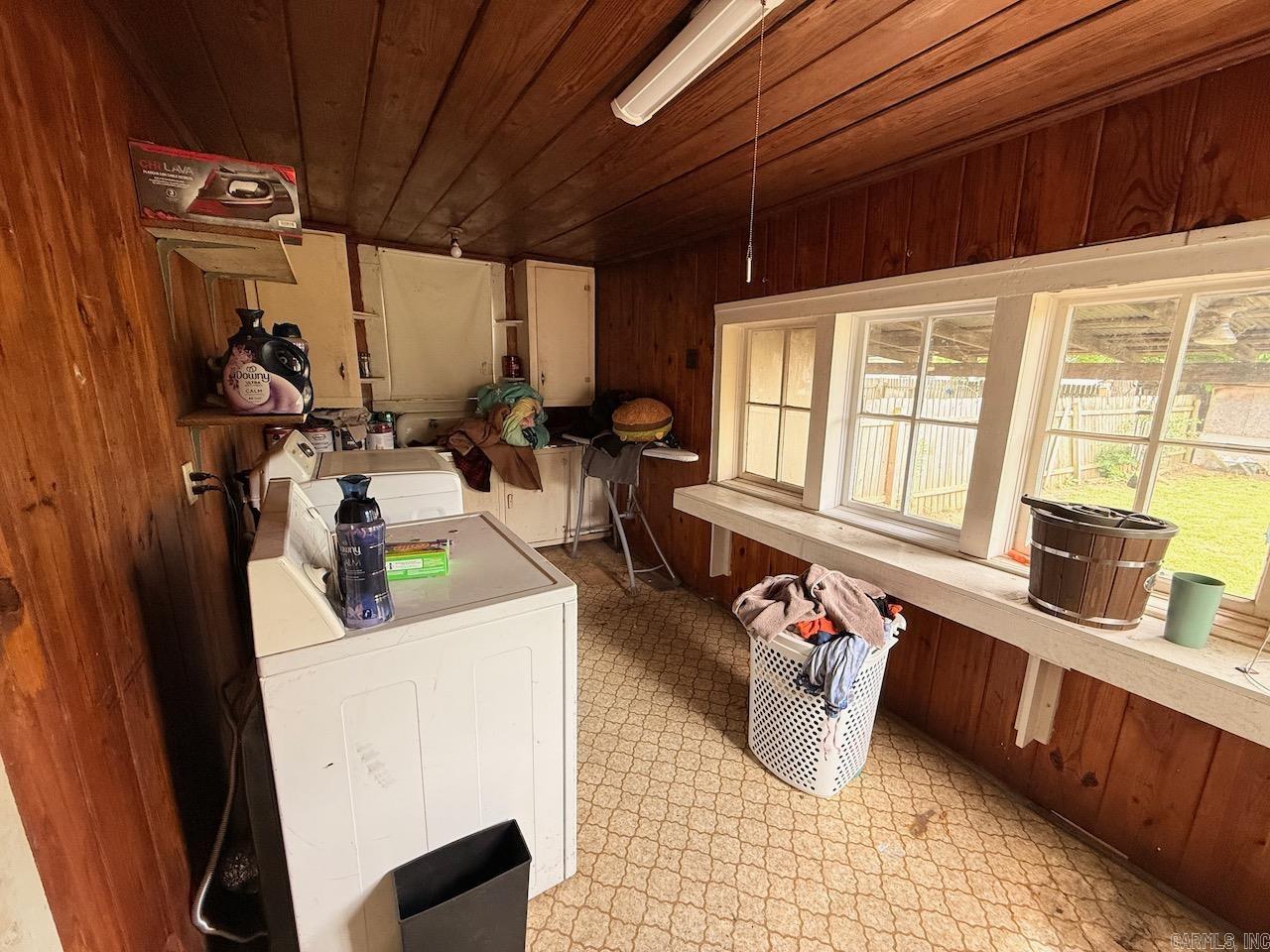 207 W Central  Warren, AR