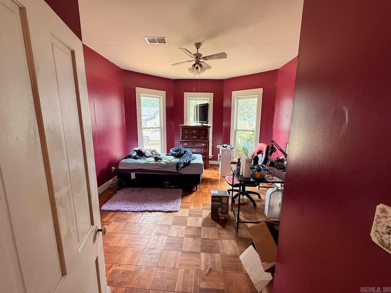 207 W Central  Warren, AR