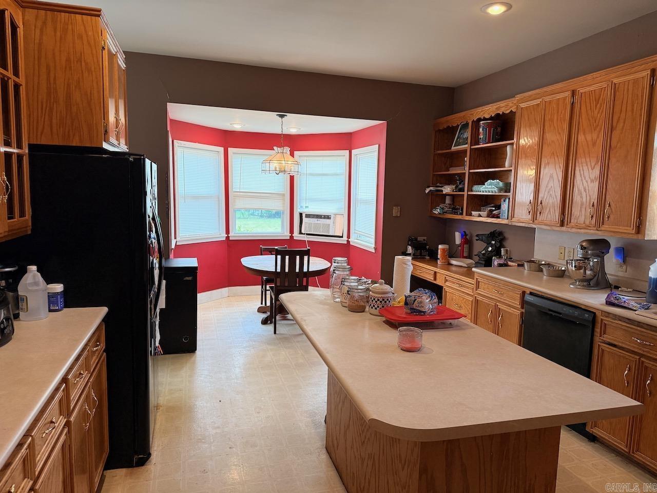207 W Central  Warren, AR