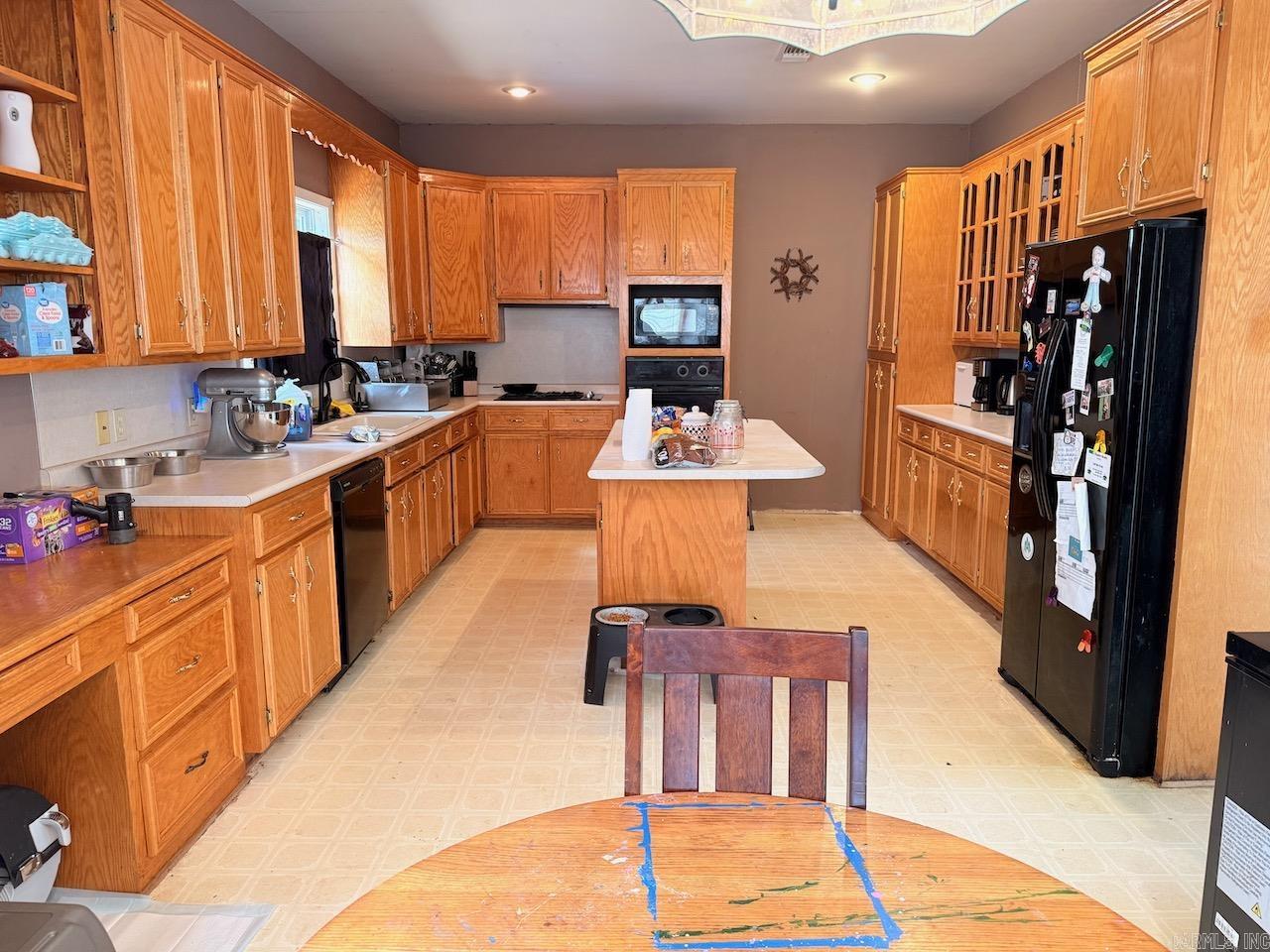 207 W Central  Warren, AR
