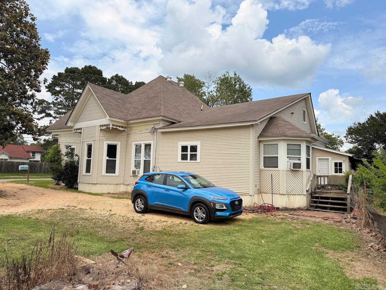 207 W Central  Warren, AR