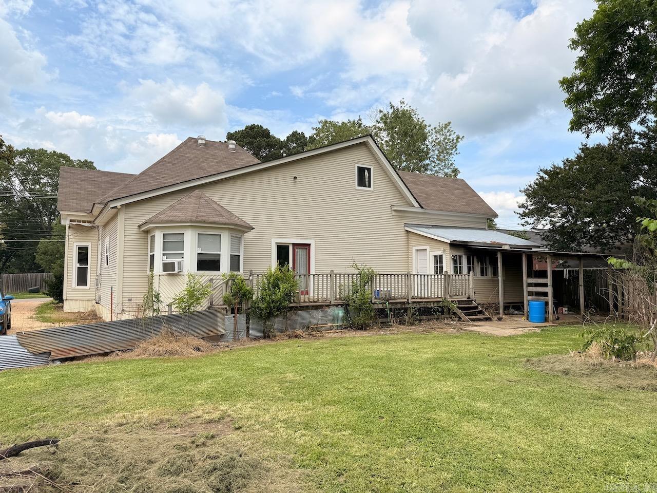 207 W Central  Warren, AR