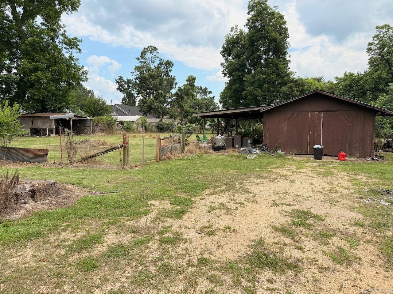 207 W Central  Warren, AR