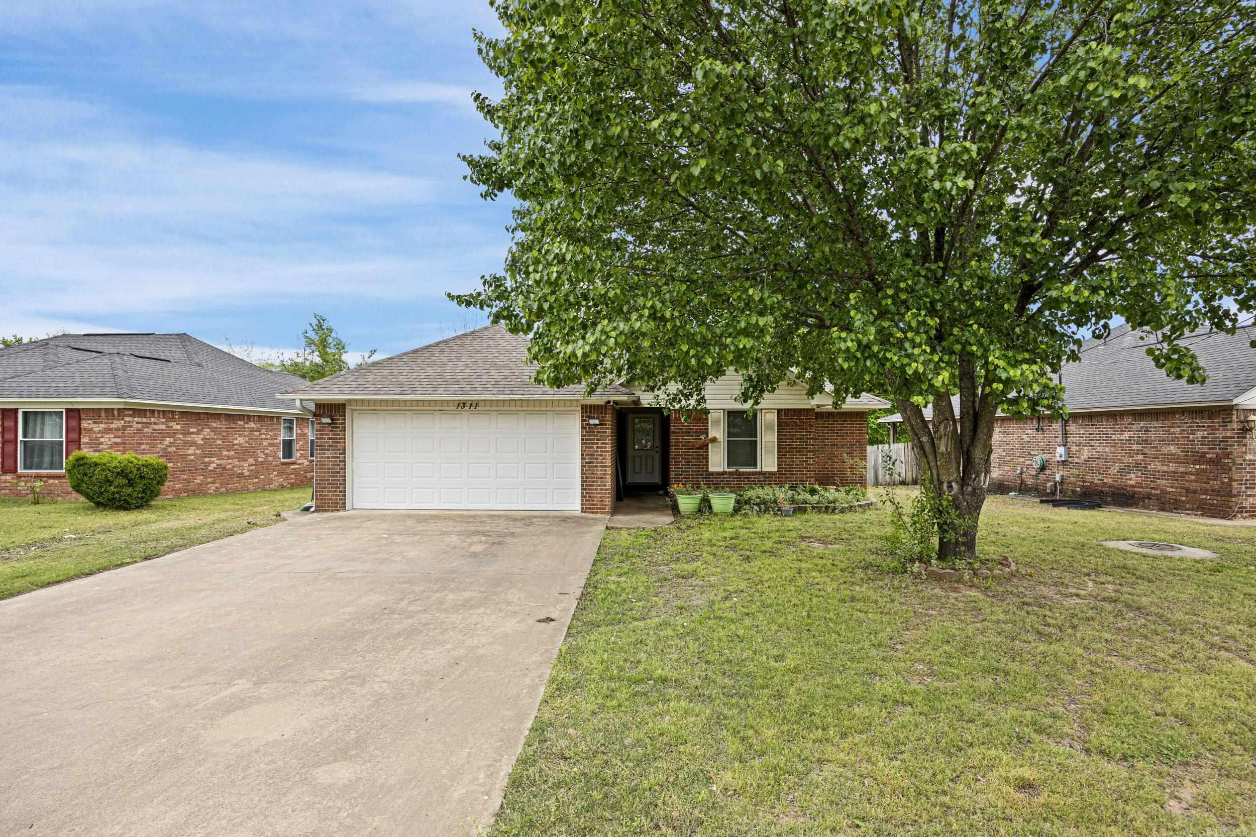 1311 S Pittsburg Ave  Russellville, AR