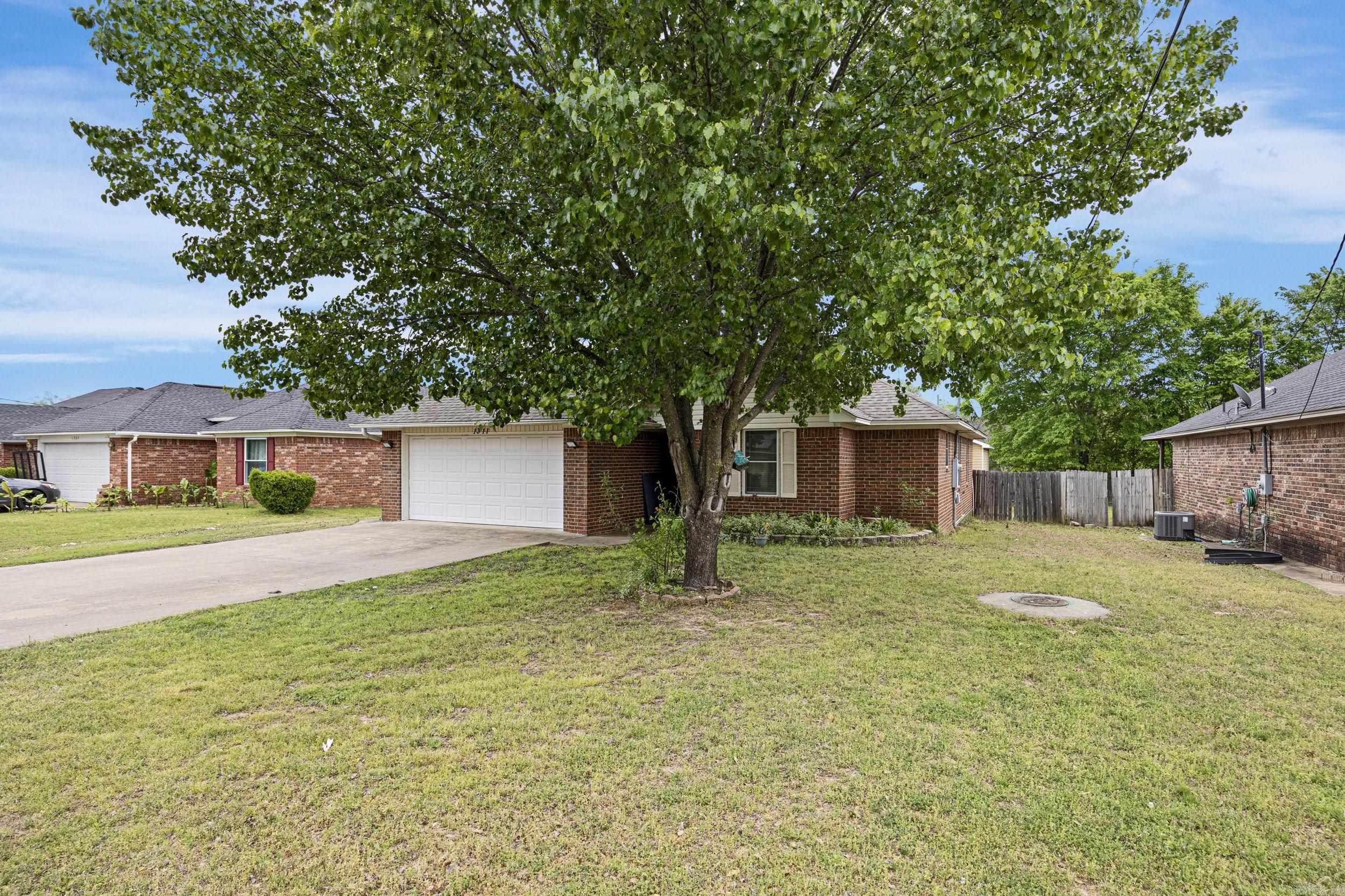 1311 S Pittsburg Ave  Russellville, AR