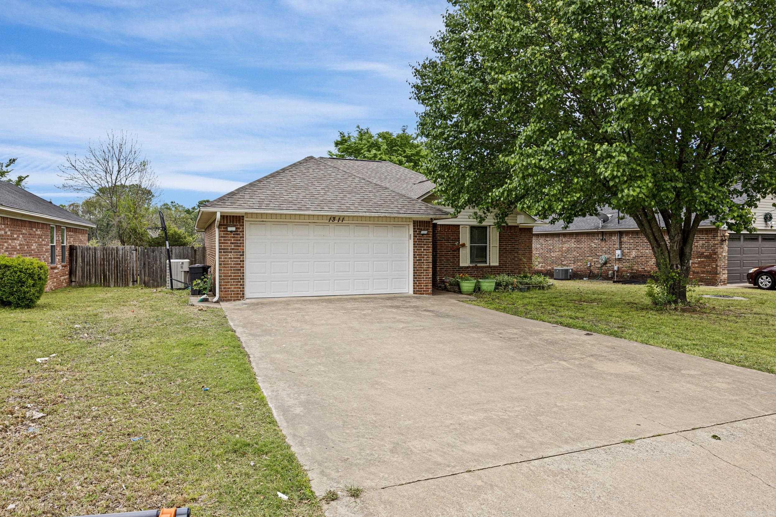 1311 S Pittsburg Ave  Russellville, AR