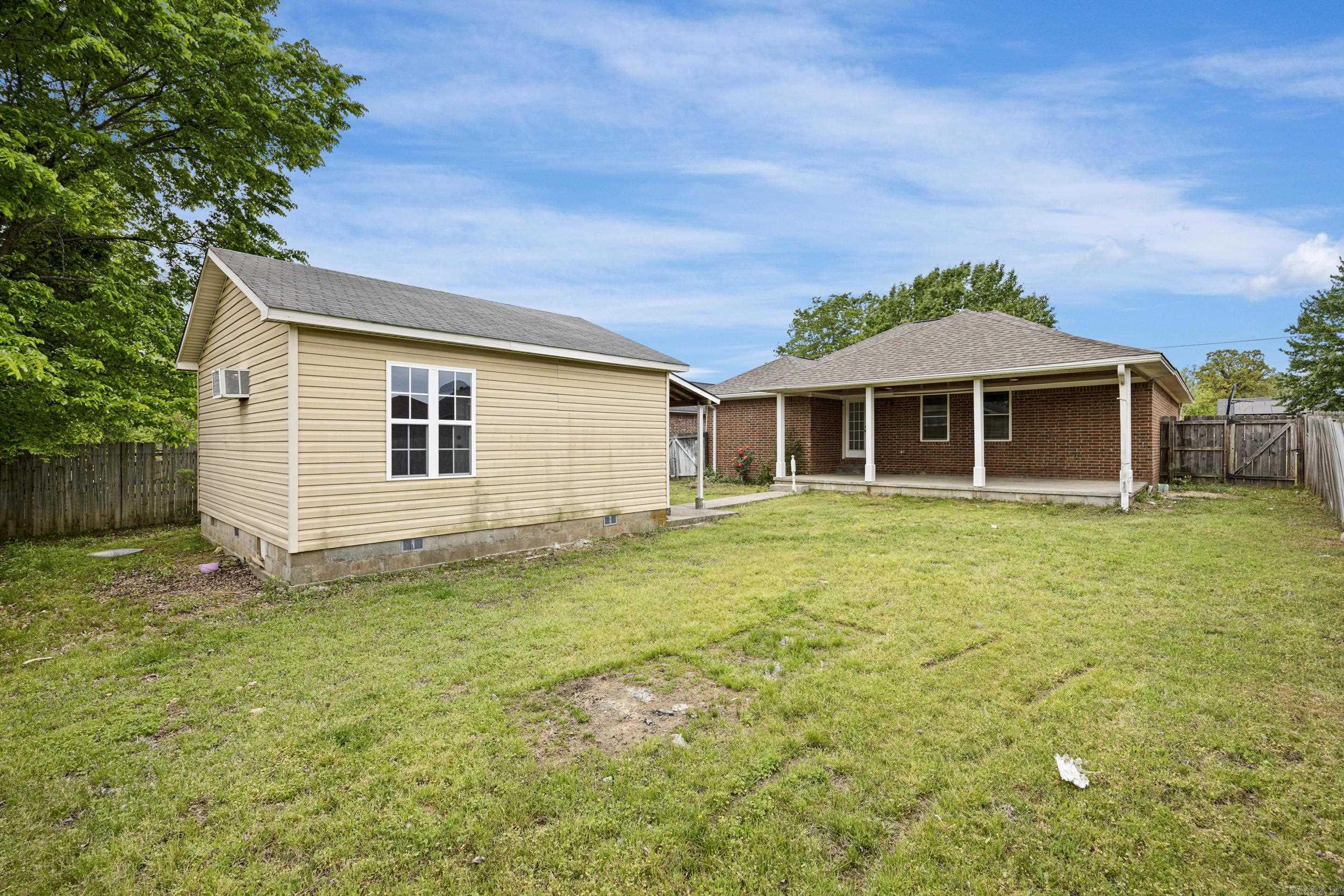 1311 S Pittsburg Ave  Russellville, AR