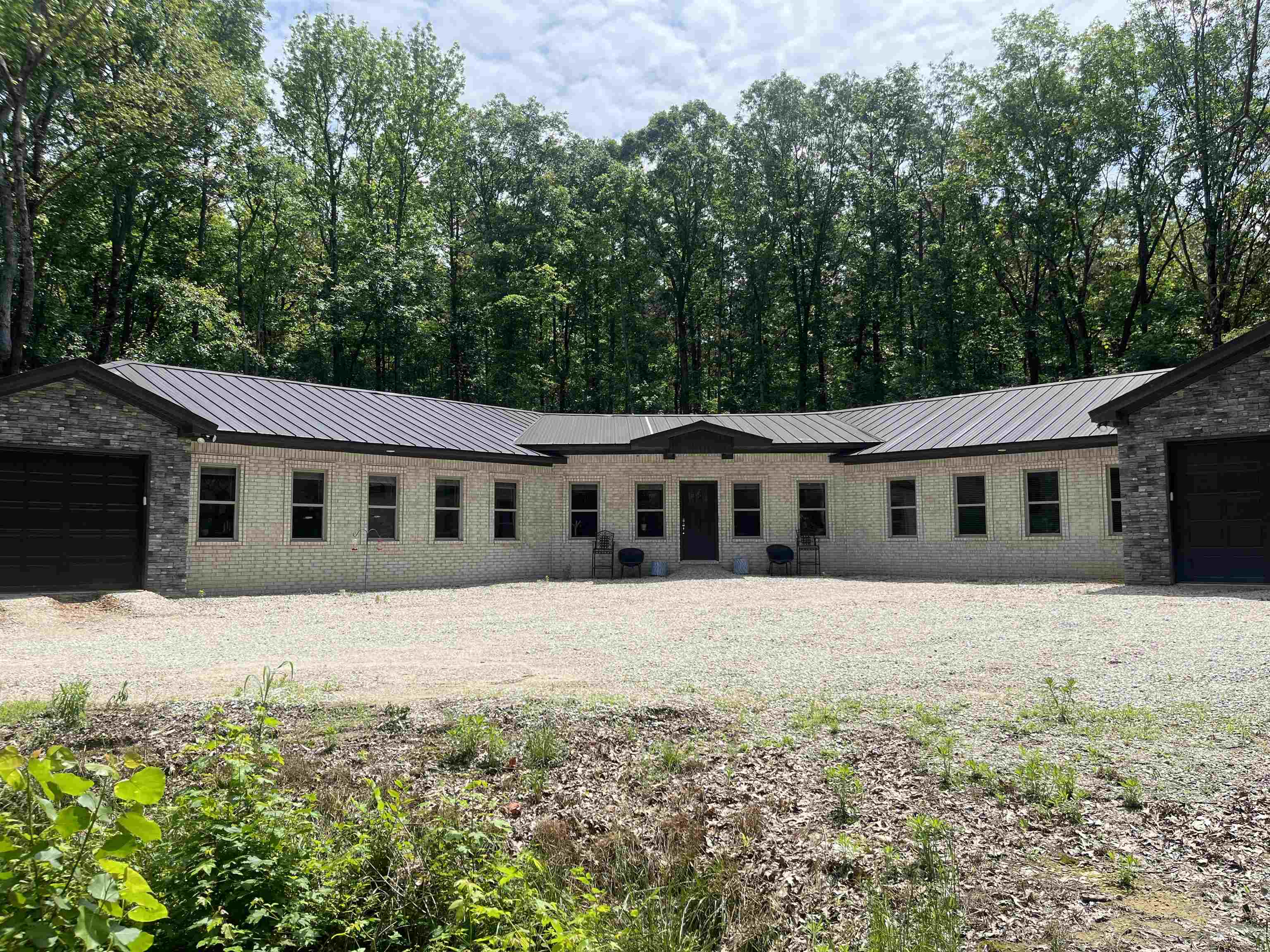 8203  Oak Creek  Harrisonburg, AR