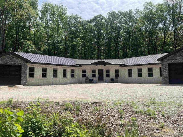 8203  Oak Creek  Harrisonburg, AR