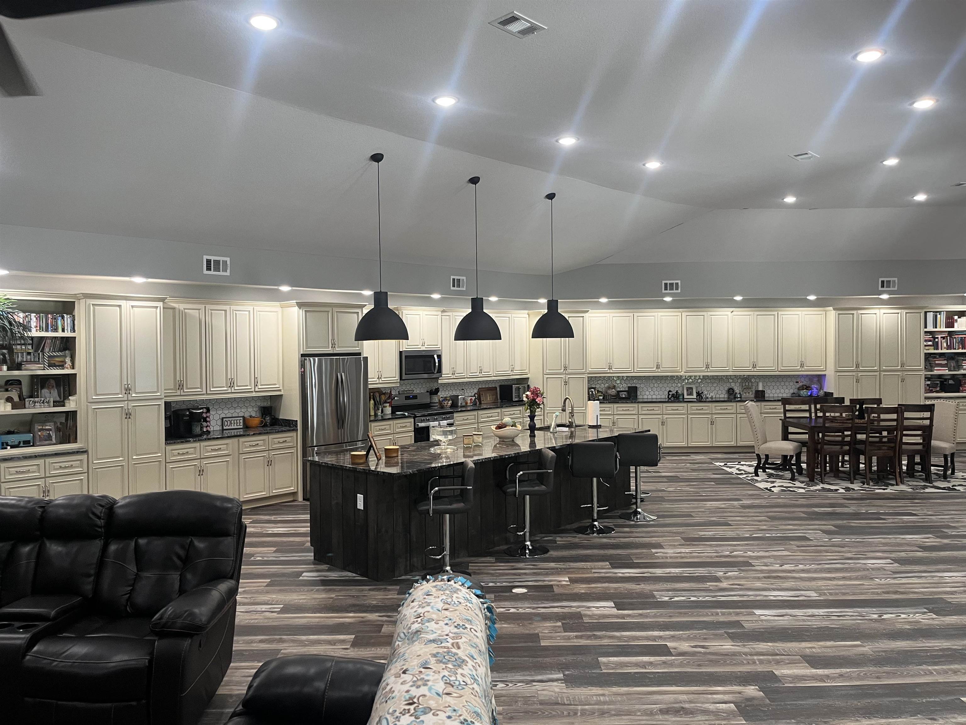 8203  Oak Creek  Harrisonburg, AR