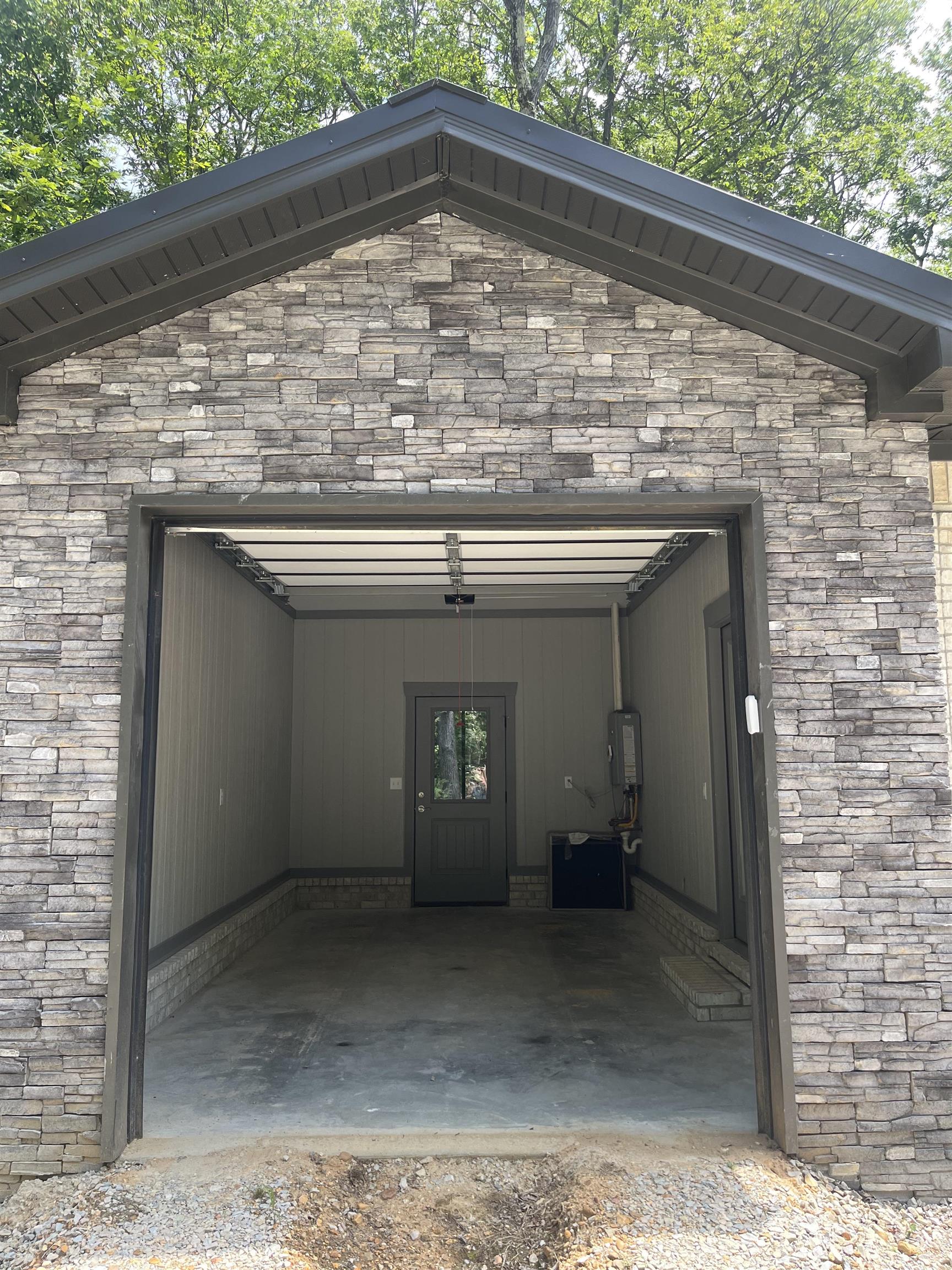 8203  Oak Creek  Harrisonburg, AR