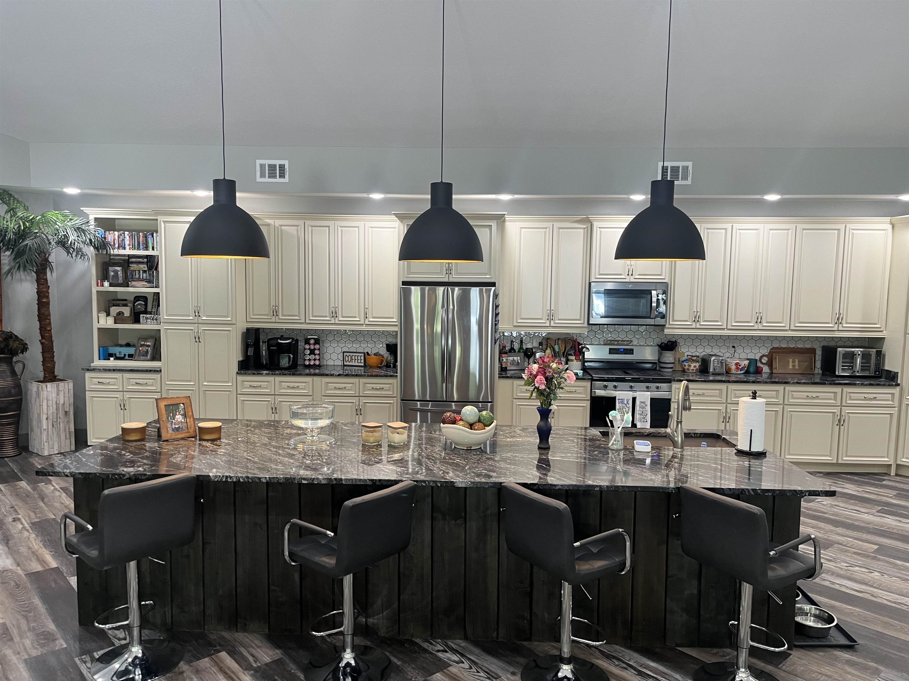 8203  Oak Creek  Harrisonburg, AR