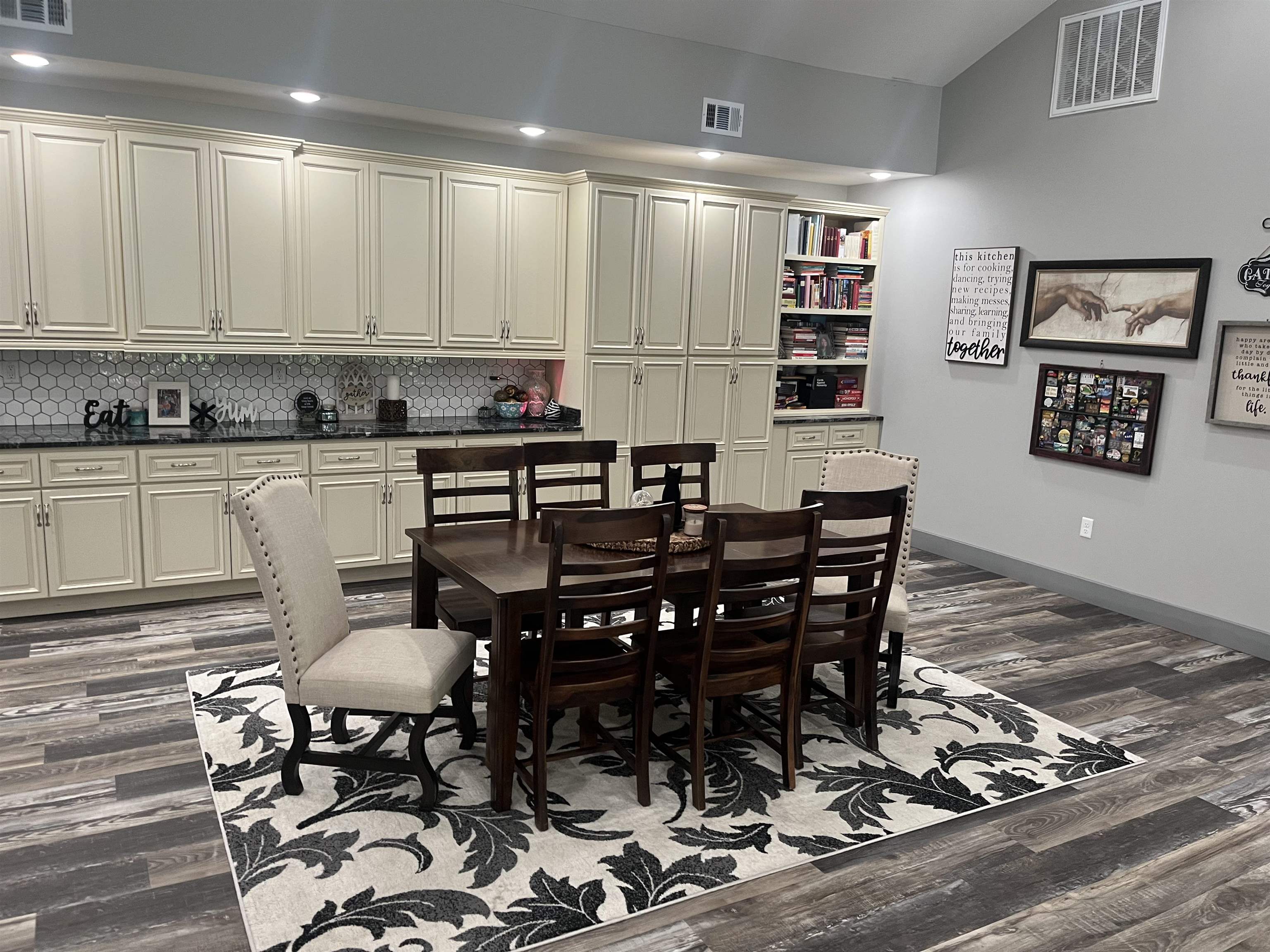8203  Oak Creek  Harrisonburg, AR