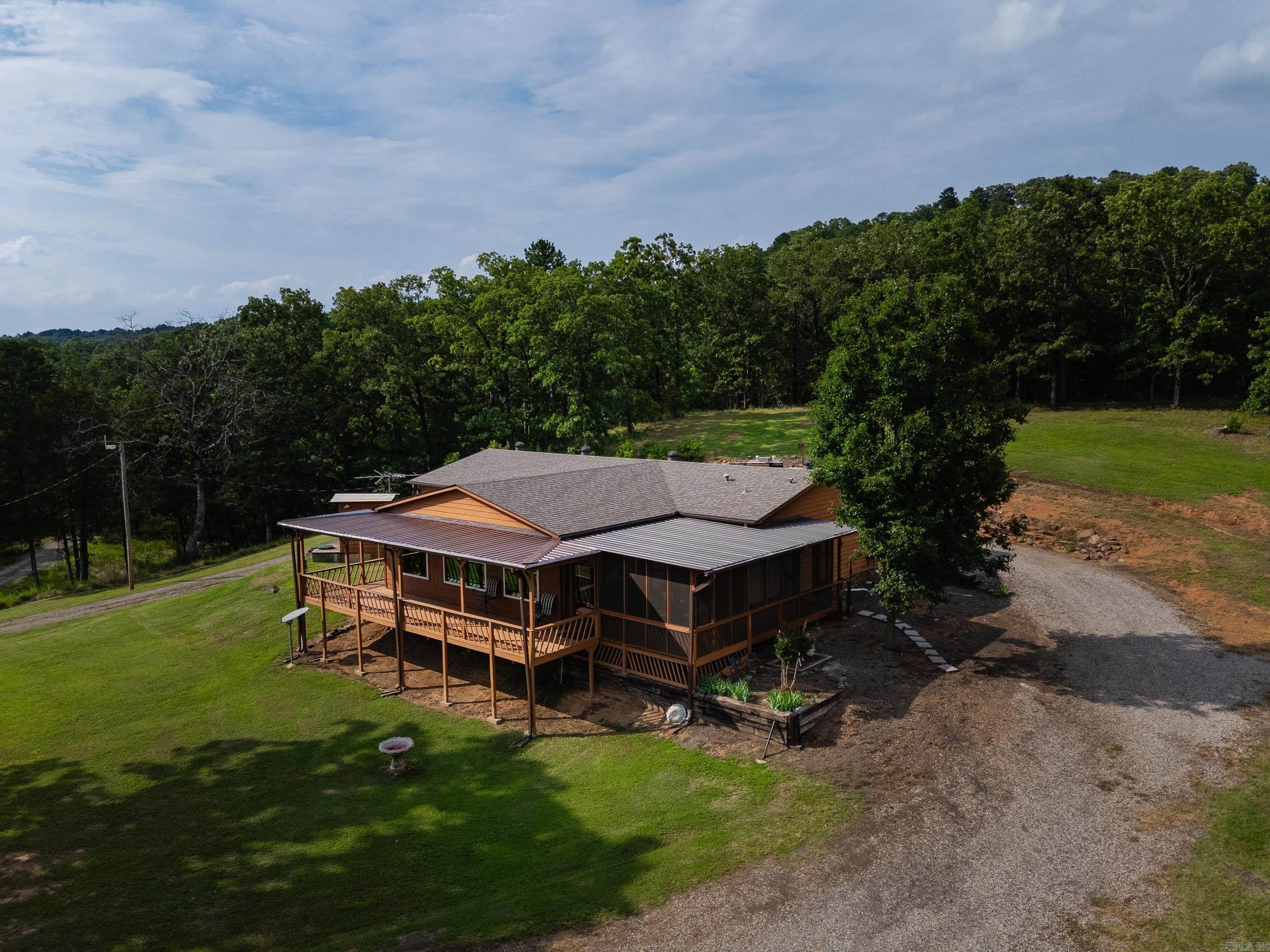 637  Riverpoint Rd  Clarksville, AR