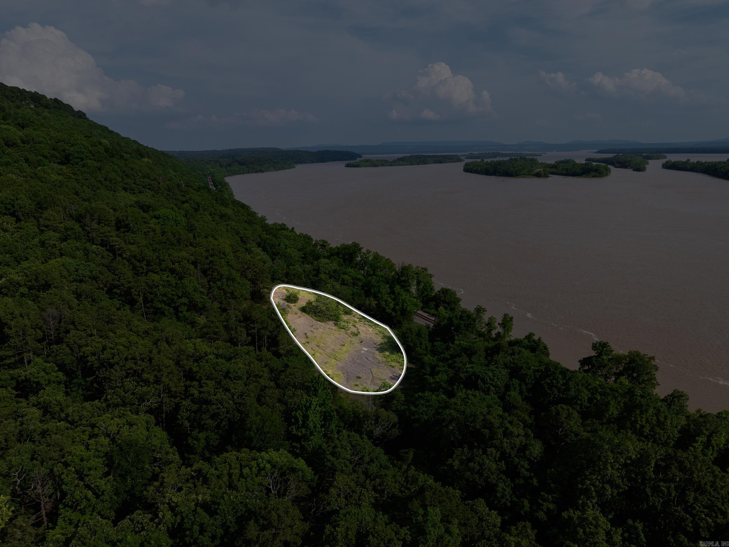 637  Riverpoint Rd  Clarksville, AR