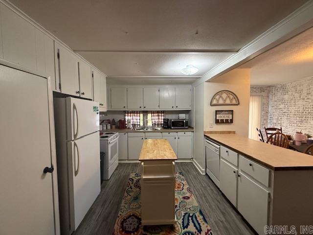180  Salt Cave Dr.  Greers Ferry, AR